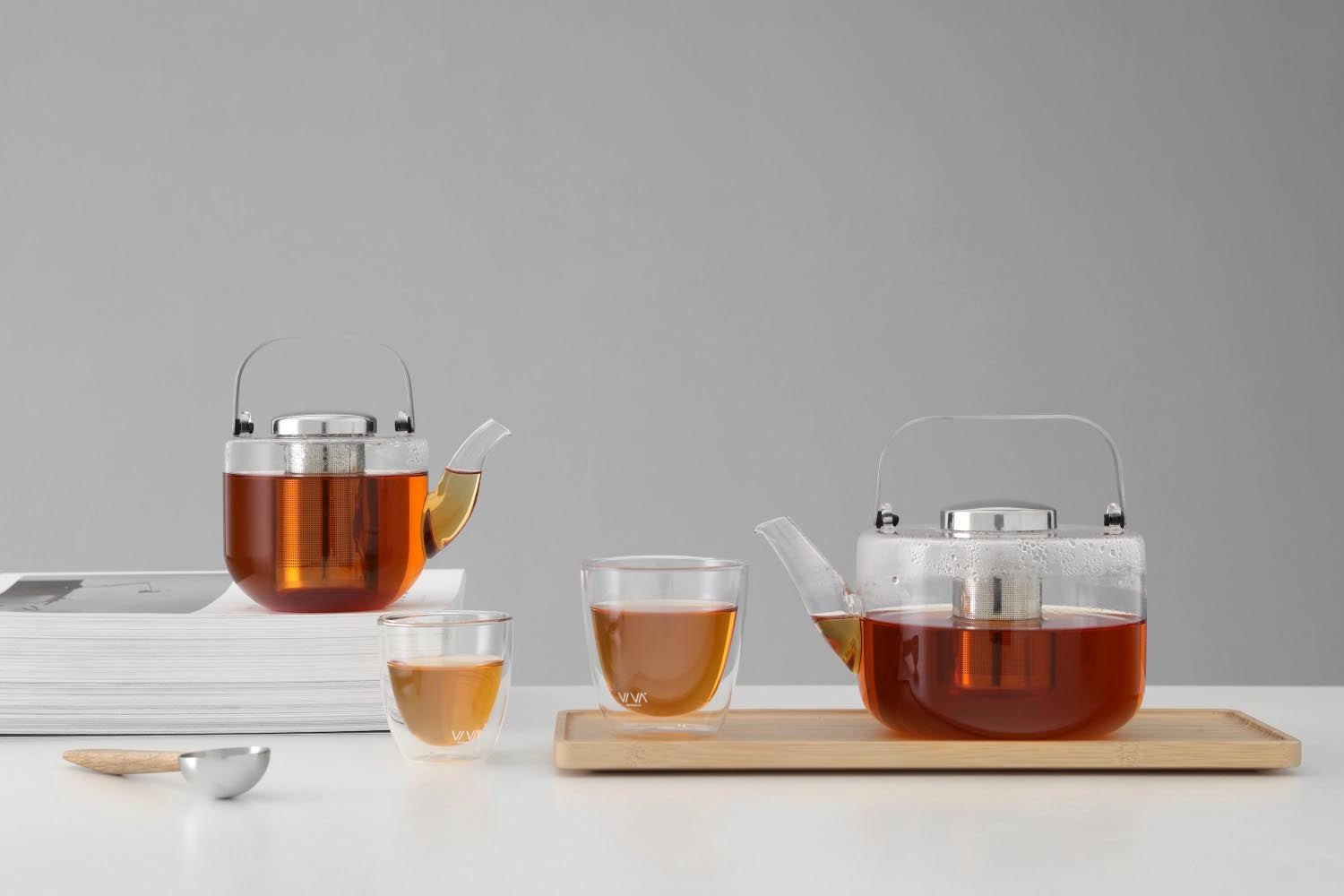 Grosser Bjorn Teekrug (1.2l) aus robustem Borosilikatglas von Viva, ideal für stilvollen Teegenuss.