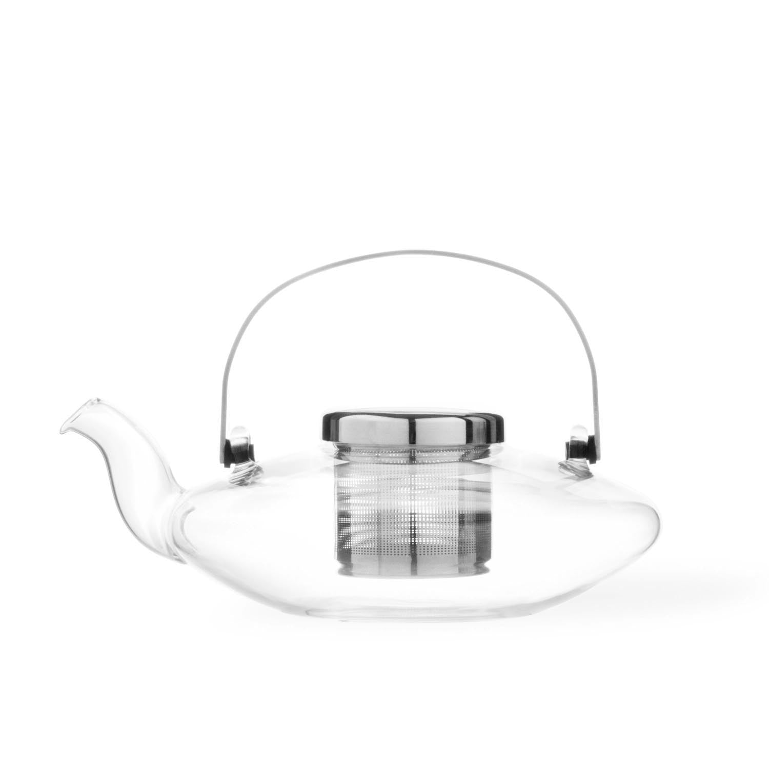 Eleganter Teekrug aus Glas mit 0.55l Fassungsvermögen, ideal für Infusionstees. Hochwertiges Design von Viva Scandinavia.