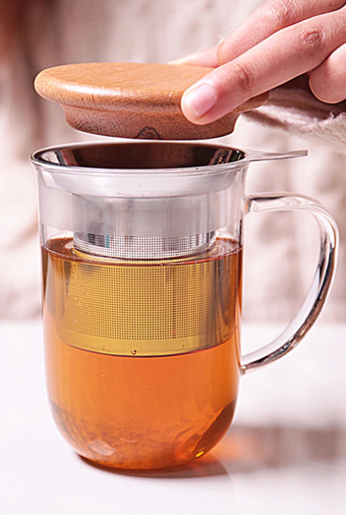 Elegante 500ml Teetasse mit Sieb von Viva. Hitzebeständiges Glas und minimalistisches Design – ideal für stilvolle Teegenüsse!