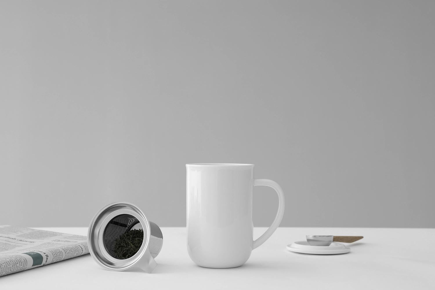 Elegante Teetasse aus weissem Porzellan, 500ml Volumen, 14cm hoch, von Viva. Perfekt für stilvollen Teegenuss und modernes Design.