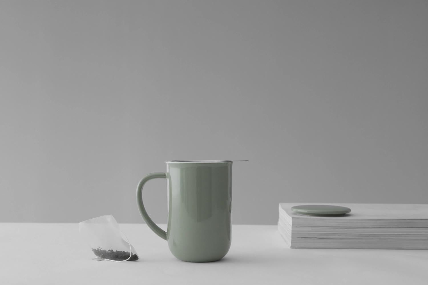 Elegante grüne Porzellan-Teetasse, 500ml, 14cm hoch, von Viva. Perfekt für stilvollen Teegenuss und modernes Design.