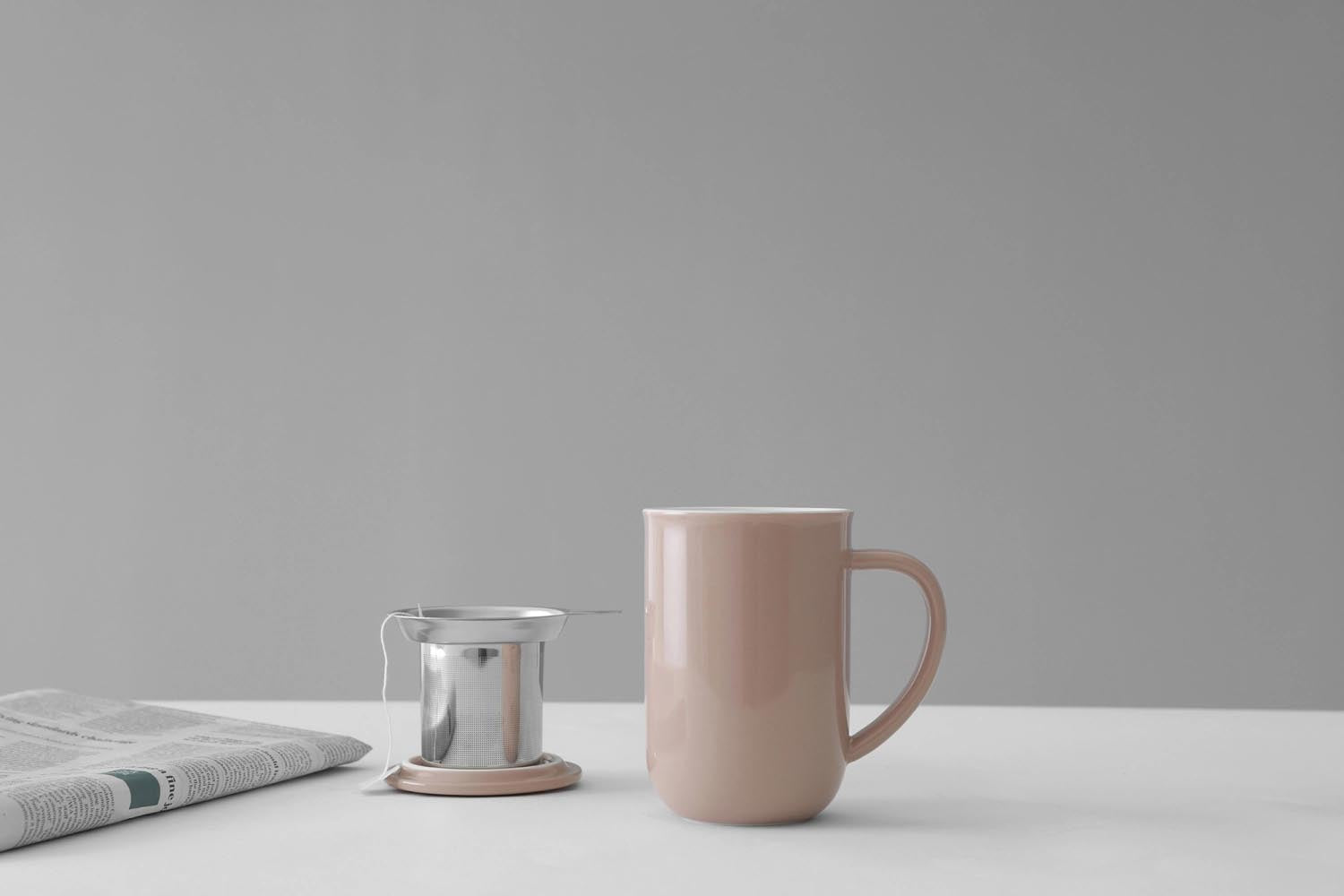Elegante Teetasse aus Porzellan in zartem Rosé, 500ml Fassungsvermögen, 14cm hoch, ideal für entspannte Teepausen.