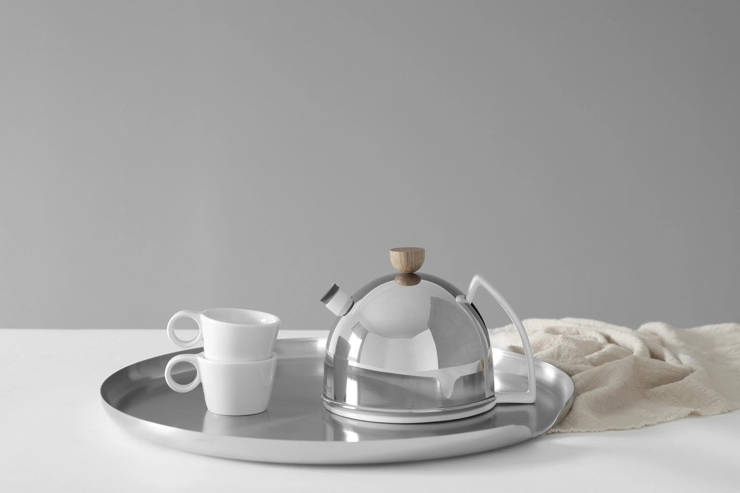 Hochwertiger Teekrug von Thomas, 0.9l, aus Edelstahl in Silber. Perfekt für stilvolles Teegenuss und modernes Ambiente.