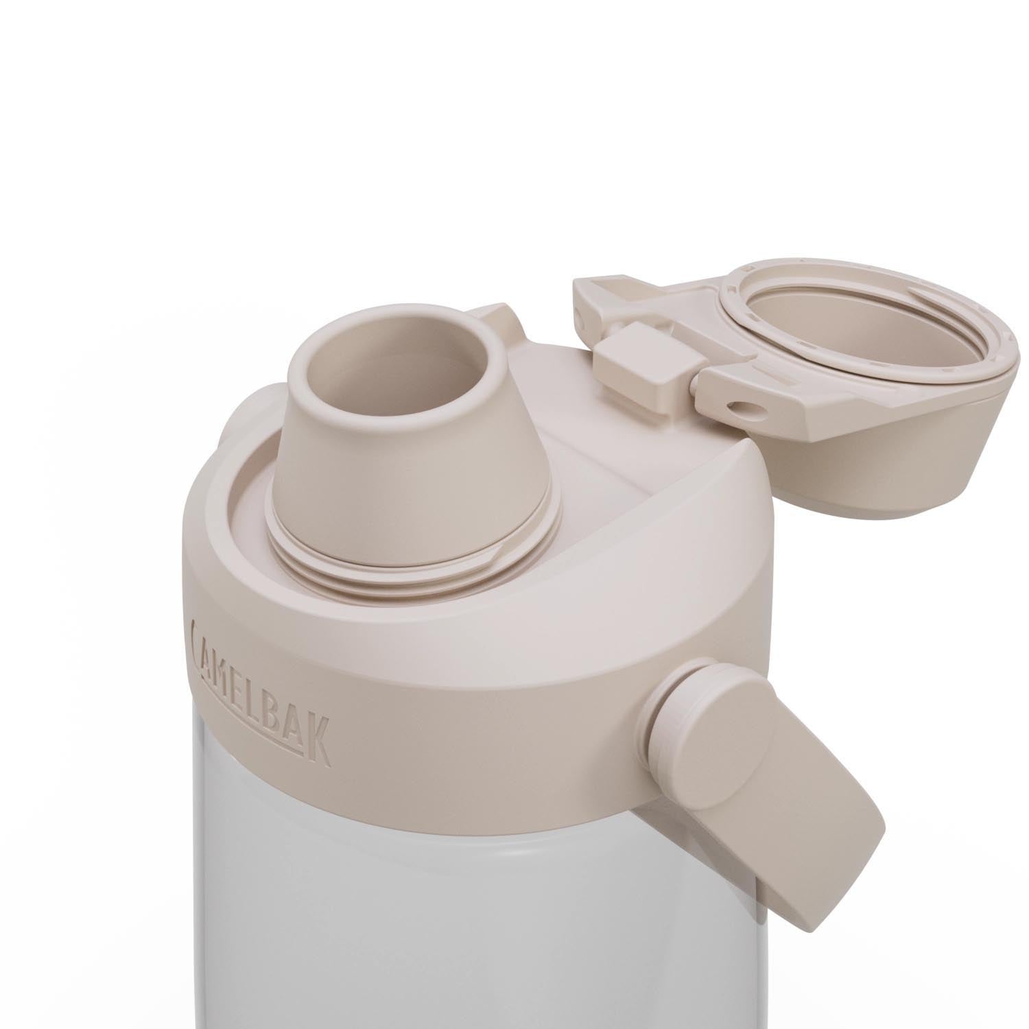 Die Camelbak Thrive Chug 0.75l ist eine klare, langlebige Trinkflasche, ideal für Sport, Reisen und Outdoor-Abenteuer.