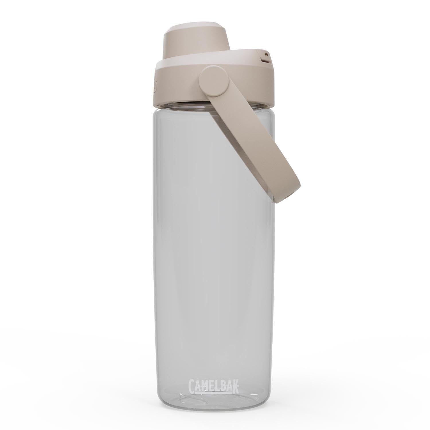 Die Camelbak Thrive Chug 0.6l Flasche ist ideal für unterwegs, mit klarem Design, robustem Material und praktischer Handhabung.