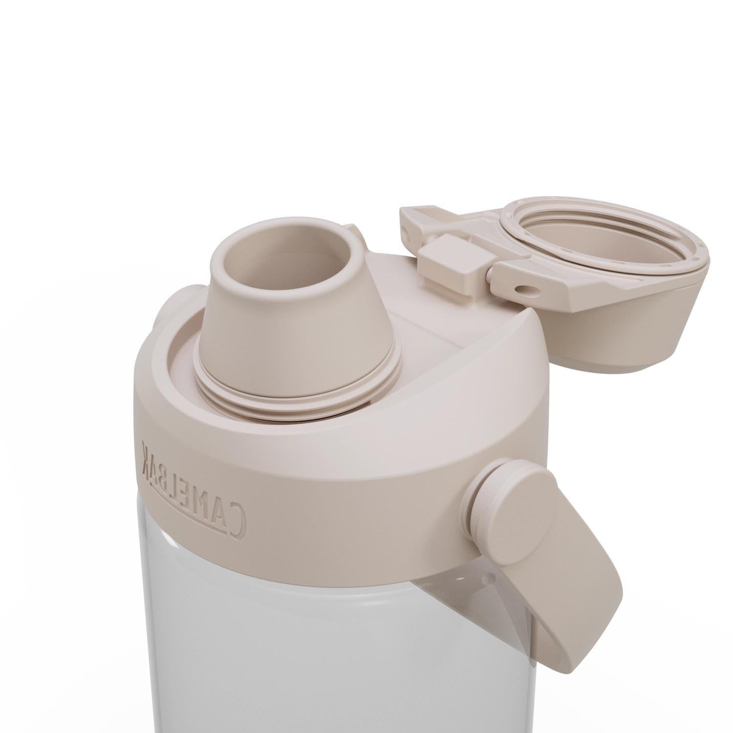 Die Camelbak Thrive Chug 0.6l ist eine transparente, langlebige Trinkflasche mit ergonomischem Design, perfekt für aktive Menschen.