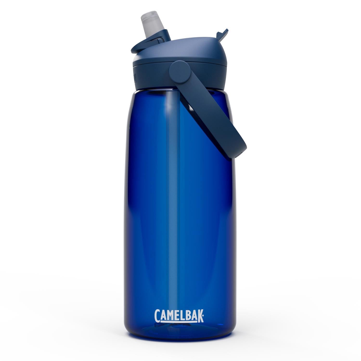 Thrive Flip Straw 1.0l oxford in Blau präsentiert im Onlineshop von KAQTU Design AG. Trinkflasche ist von Camelbak