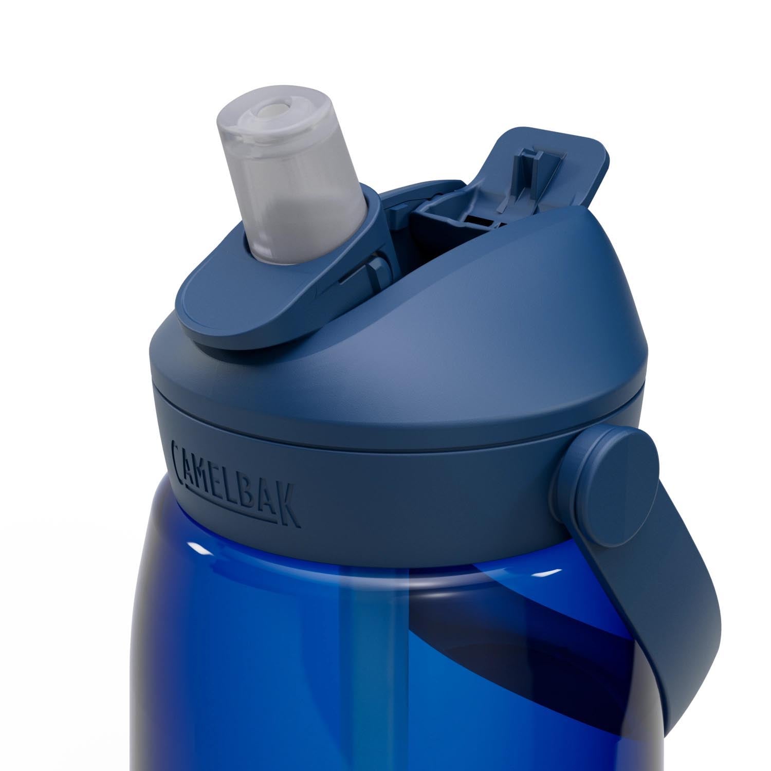 Die CamelBak Thrive Flip Straw 1.0L in Oxford ist eine moderne Trinkflasche mit praktischem Flip-Strohhalm und stilvollem Design.