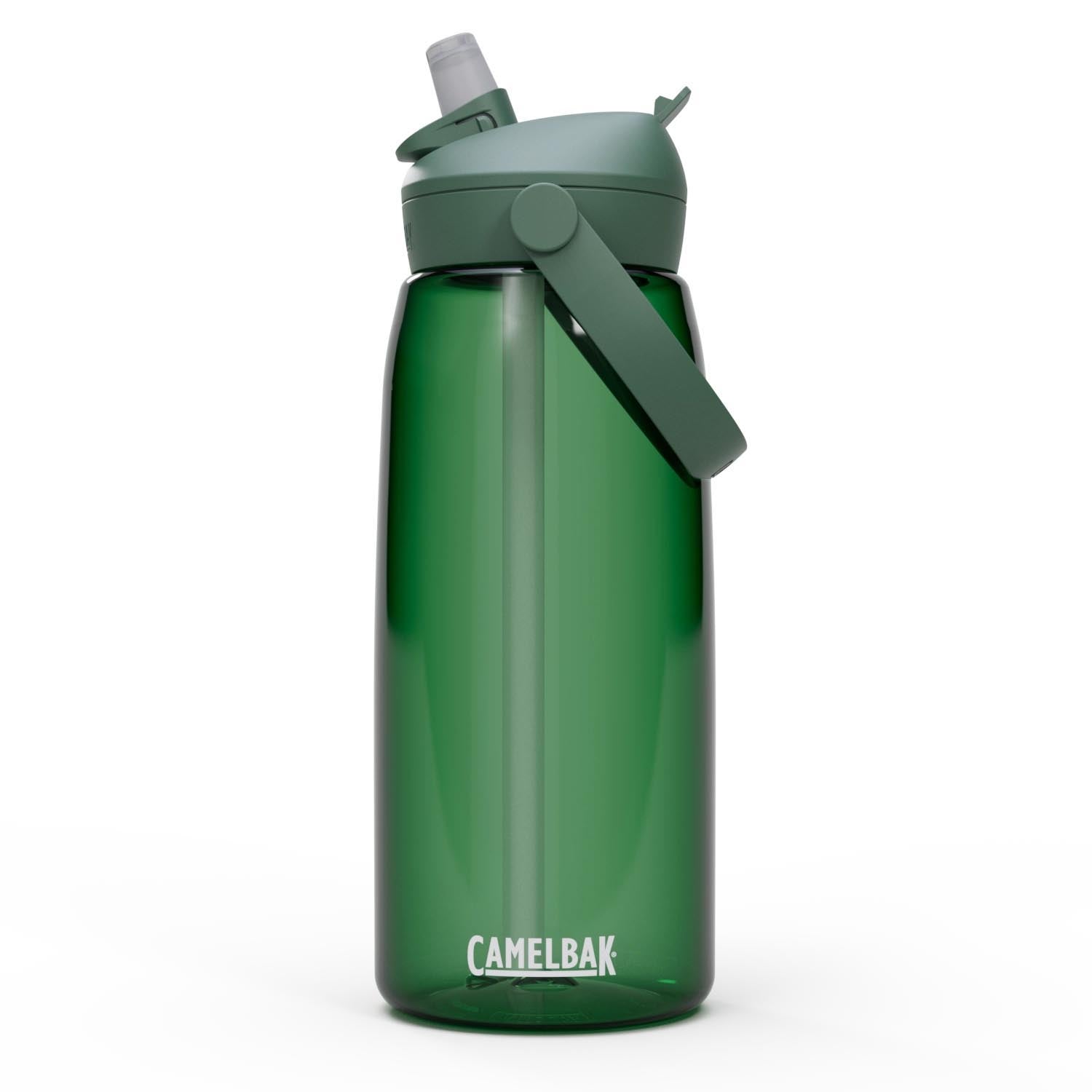 Thrive Flip Straw 1.0l forest green in Grün präsentiert im Onlineshop von KAQTU Design AG. Trinkflasche ist von Camelbak