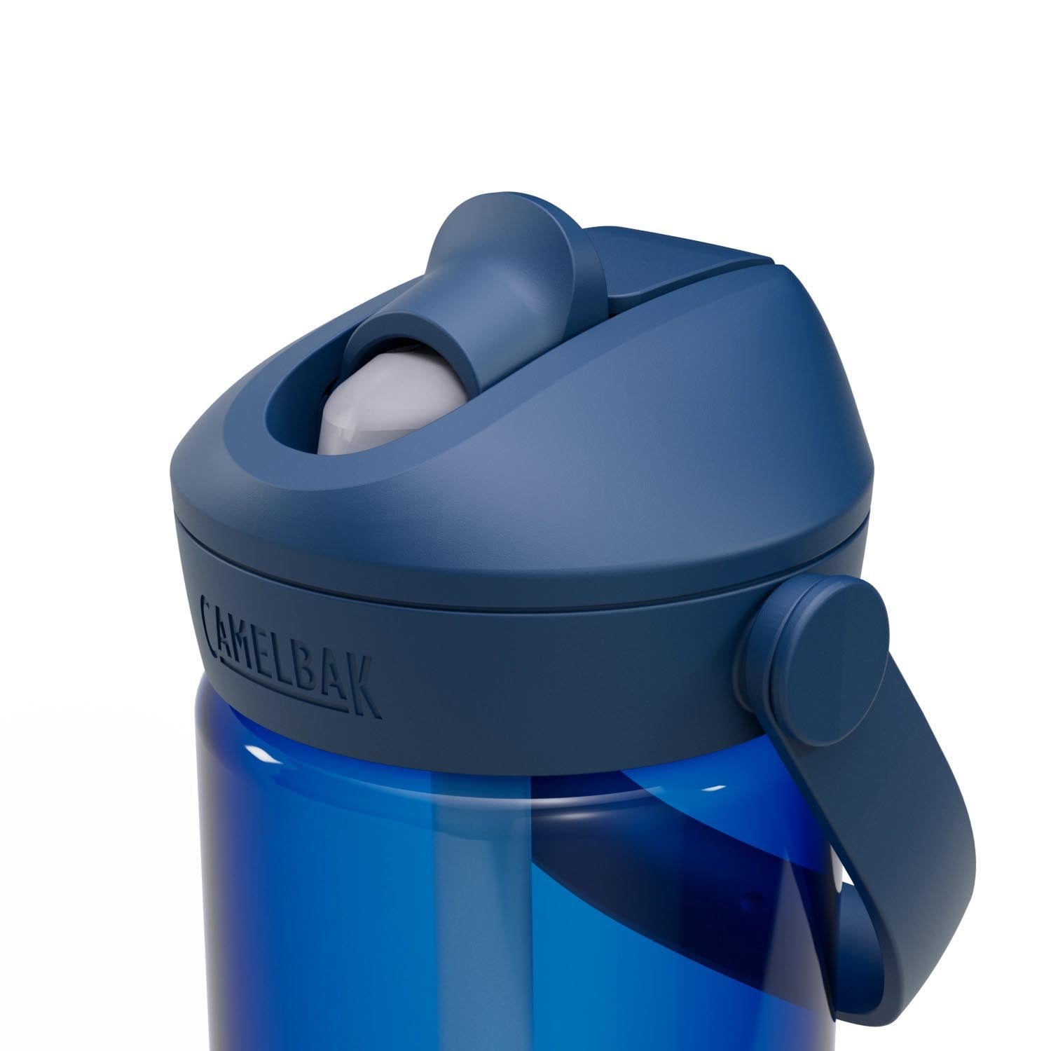 Die Camelbak Thrive Flip Straw 0.6l Oxford ist eine stilvolle Trinkflasche mit innovativem Flip-Strohhalm für komfortables Trinken.