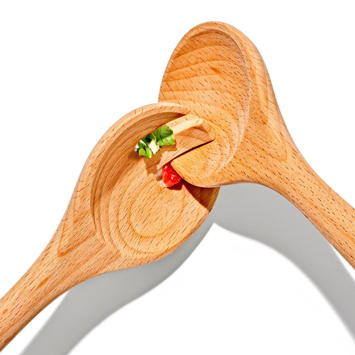 Das OXO Good Grips Salatbesteck aus Holz (15,6 cm) kombiniert Eleganz und Funktionalität, perfekt für das Servieren von Salaten.