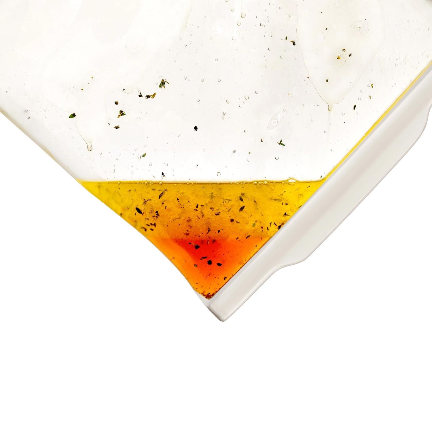 Die OXO Good Grips Silikon-Tasche (825ml) ist perfekt für Lebensmittel, auslaufsicher, wiederverwendbar und umweltfreundlich.