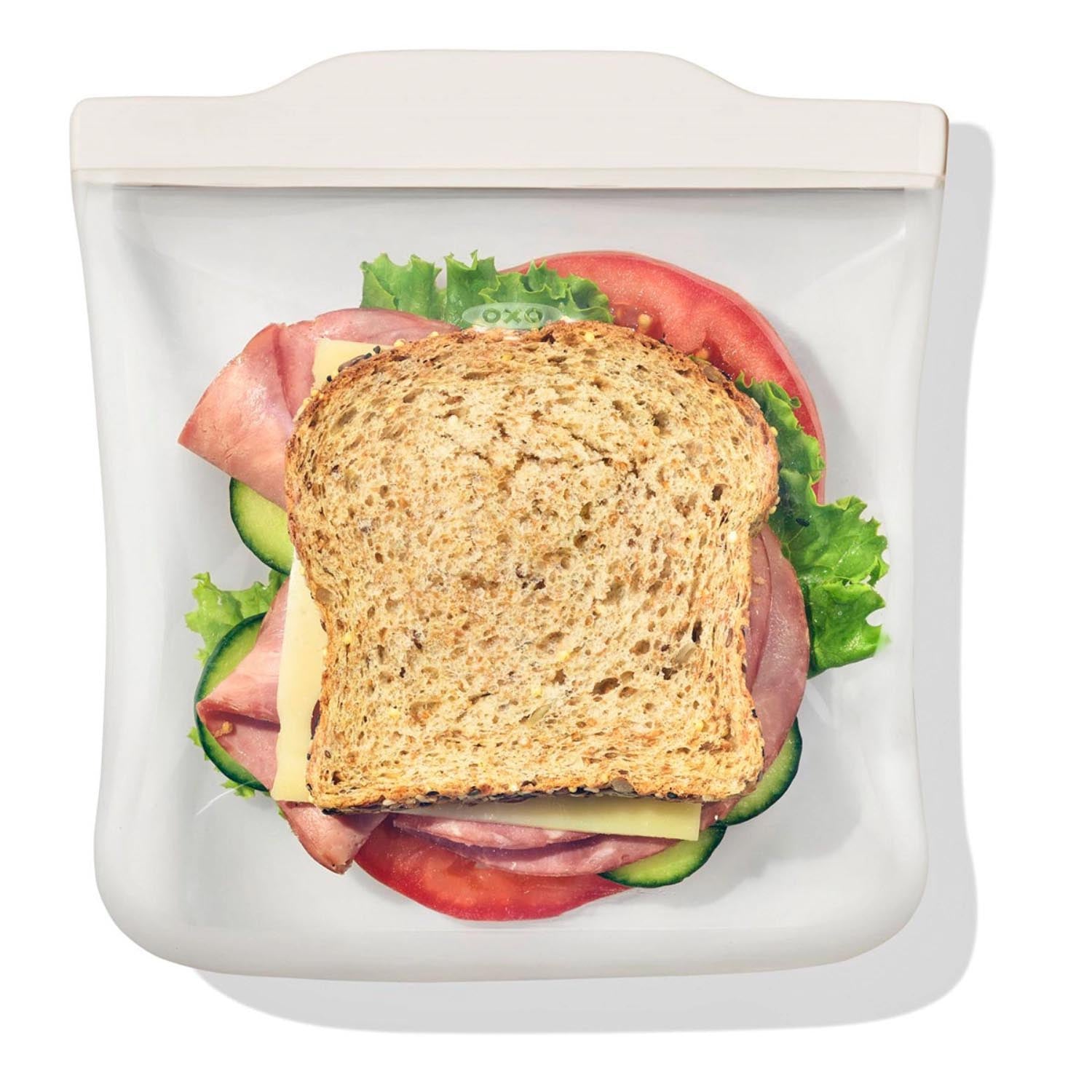 Die OXO Good Grips Silikon-Tasche (825ml) ist perfekt für Lebensmittel, auslaufsicher, wiederverwendbar und umweltfreundlich.