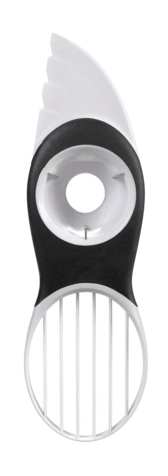Good Grips 3-in-1 Avocadoschneider weiss in Weiss präsentiert im Onlineshop von KAQTU Design AG. Küchenhelfer ist von OXO