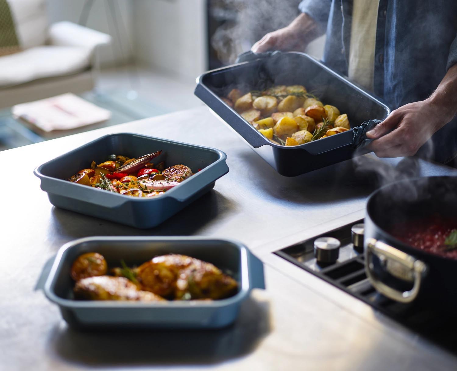 Hochwertige Backform von Joseph Joseph, 35x24x8cm, antihaftbeschichtet, langlebig und perfekt für vielseitige Backkreationen.