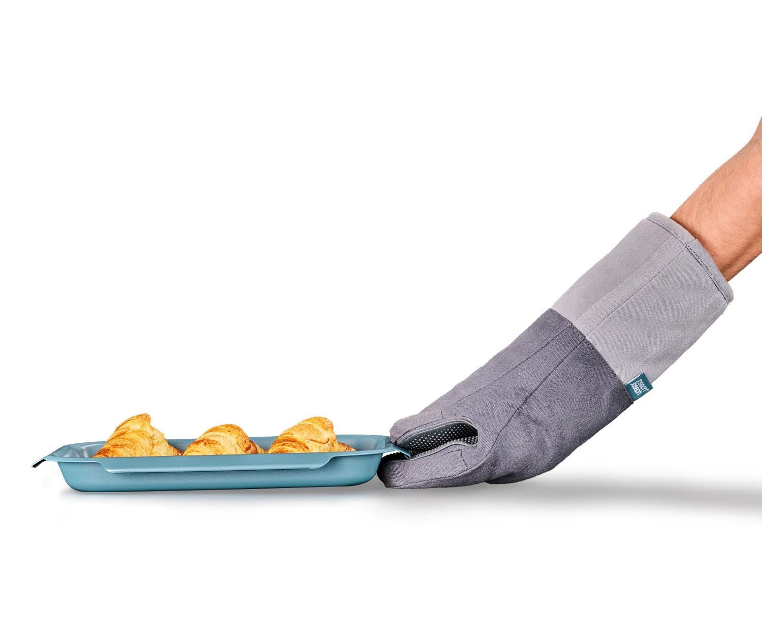 3-teiliges Backform-Set von Joseph Joseph, stapelbar und platzsparend, perfekt für vielseitiges Backen in drei Grössen.