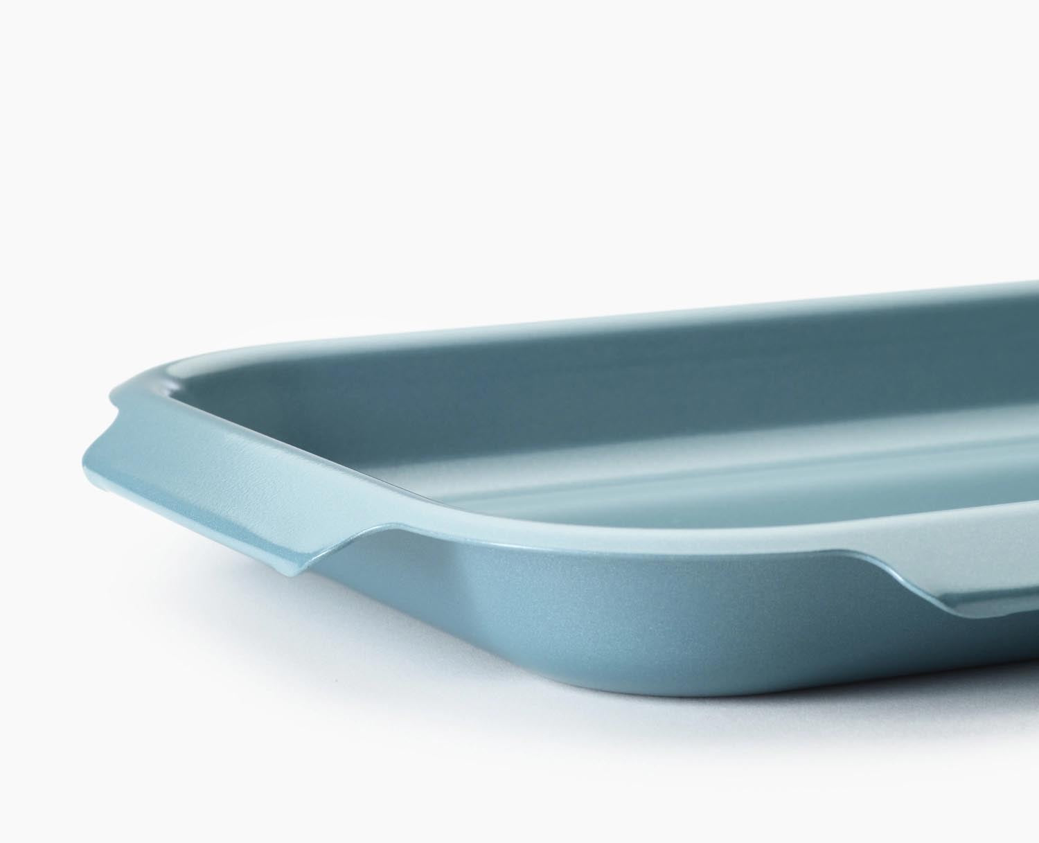 Backform 23x30cm von Joseph Joseph, antihaftbeschichtet, perfekt für Backwaren, robust, pflegeleicht und ideal für den täglichen Gebrauch.