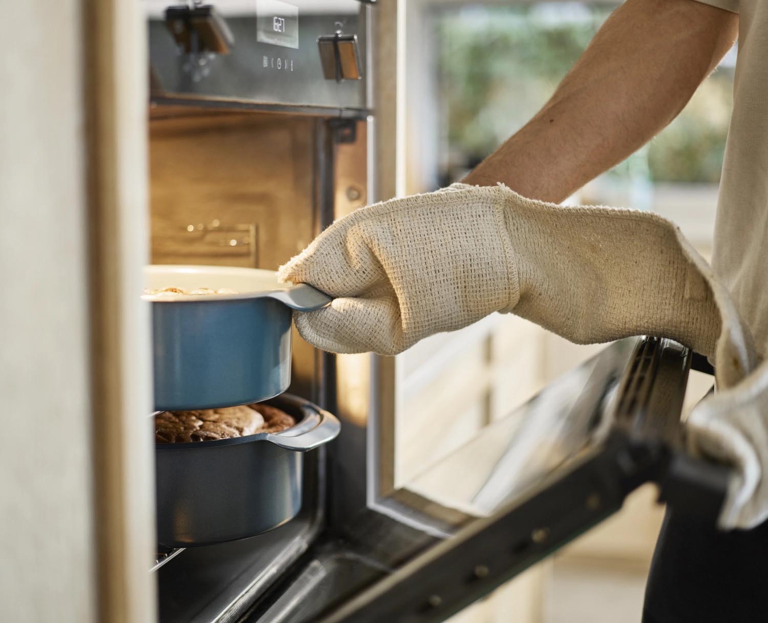 Entdecken Sie die vielseitigen Nest Bake Backformen von Joseph Joseph – stapelbar, robust und ideal für perfekte Kuchen! Backen leicht gemacht!