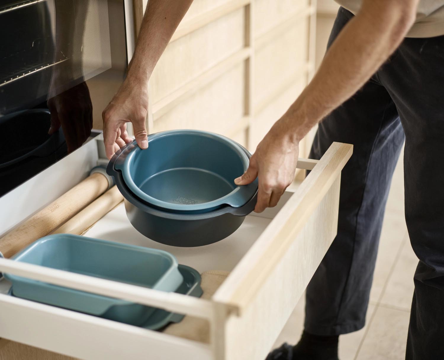 Entdecken Sie die vielseitigen Nest Bake Backformen von Joseph Joseph – stapelbar, robust und ideal für perfekte Kuchen ohne Ankleben!