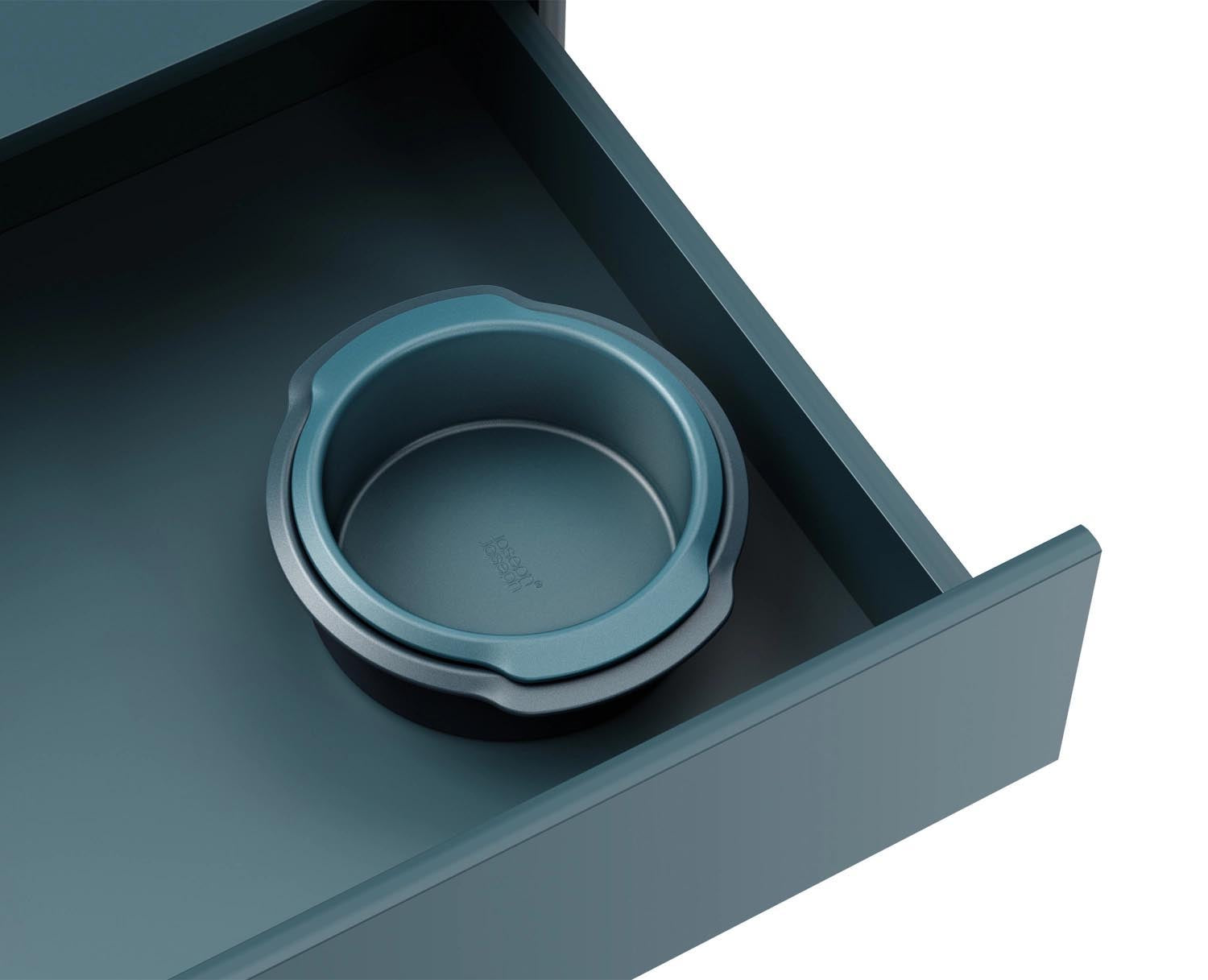 Entdecken Sie die vielseitigen Nest Bake Backformen von Joseph Joseph – stapelbar, robust und ideal für perfekte Kuchen ohne Ankleben!