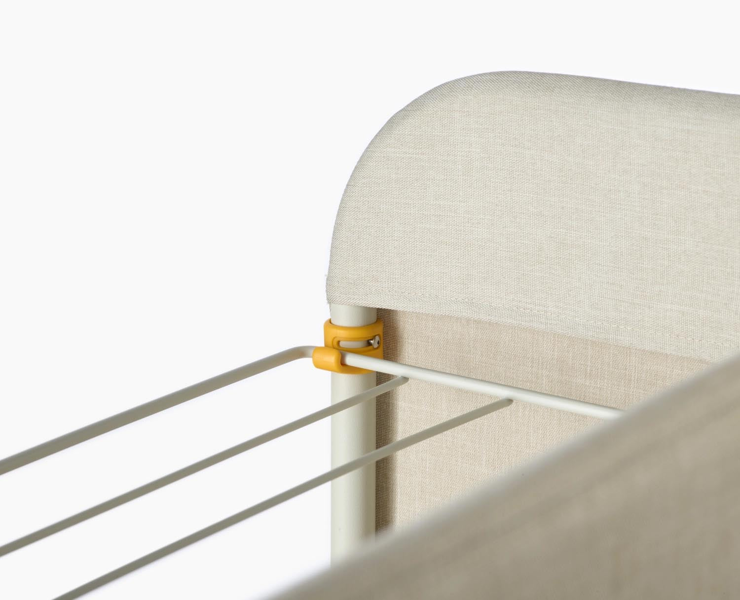 Eclipse Wäscheständer von Joseph Joseph, faltbar, 150cm hoch, 29cm breit, ecru, modernes Design, platzsparend und funktional.