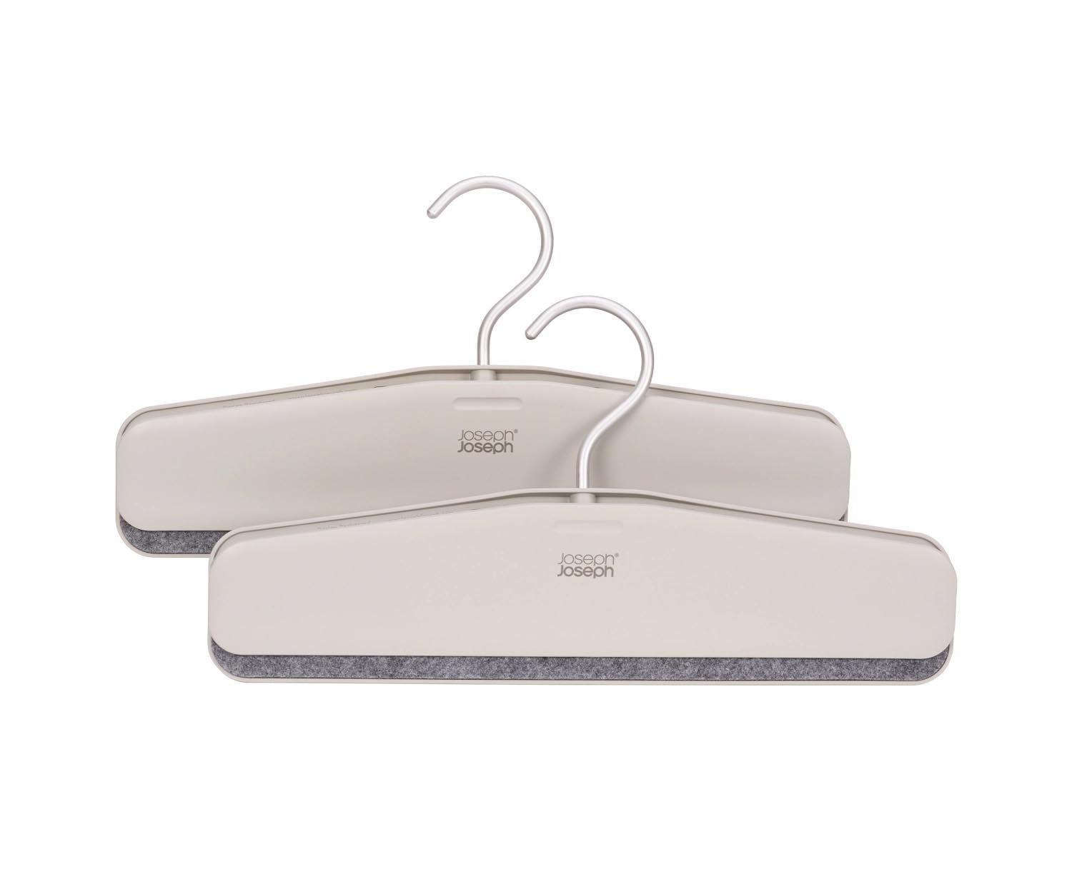 2er Set Orderly Kleiderbügel für Hosen H17cm L43cm ABS ecru in Grau präsentiert im Onlineshop von KAQTU Design AG. Kleiderbügel ist von Joseph Joseph