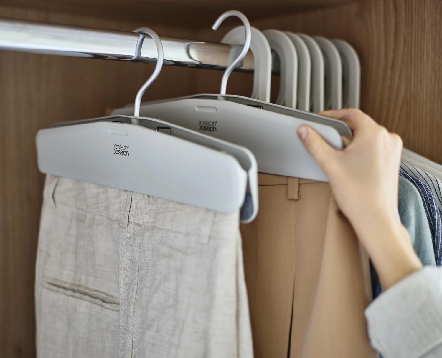 Set aus 2 Hosenbügeln von Joseph Joseph, 43x17cm, aus rutschfestem ABS-Material in Ecru, perfekt für ordentliche Kleideraufbewahrung.