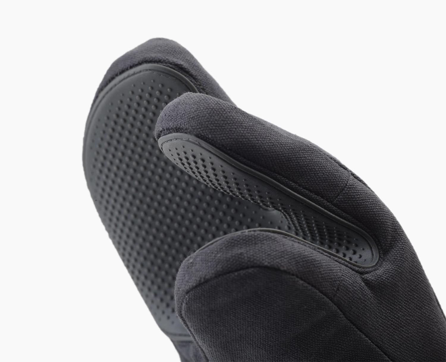 Praktische anthrazitfarbene Ofenhandschuhe aus Baumwolle von Joseph Joseph, ideal für sicheres und stilvolles Kochen.