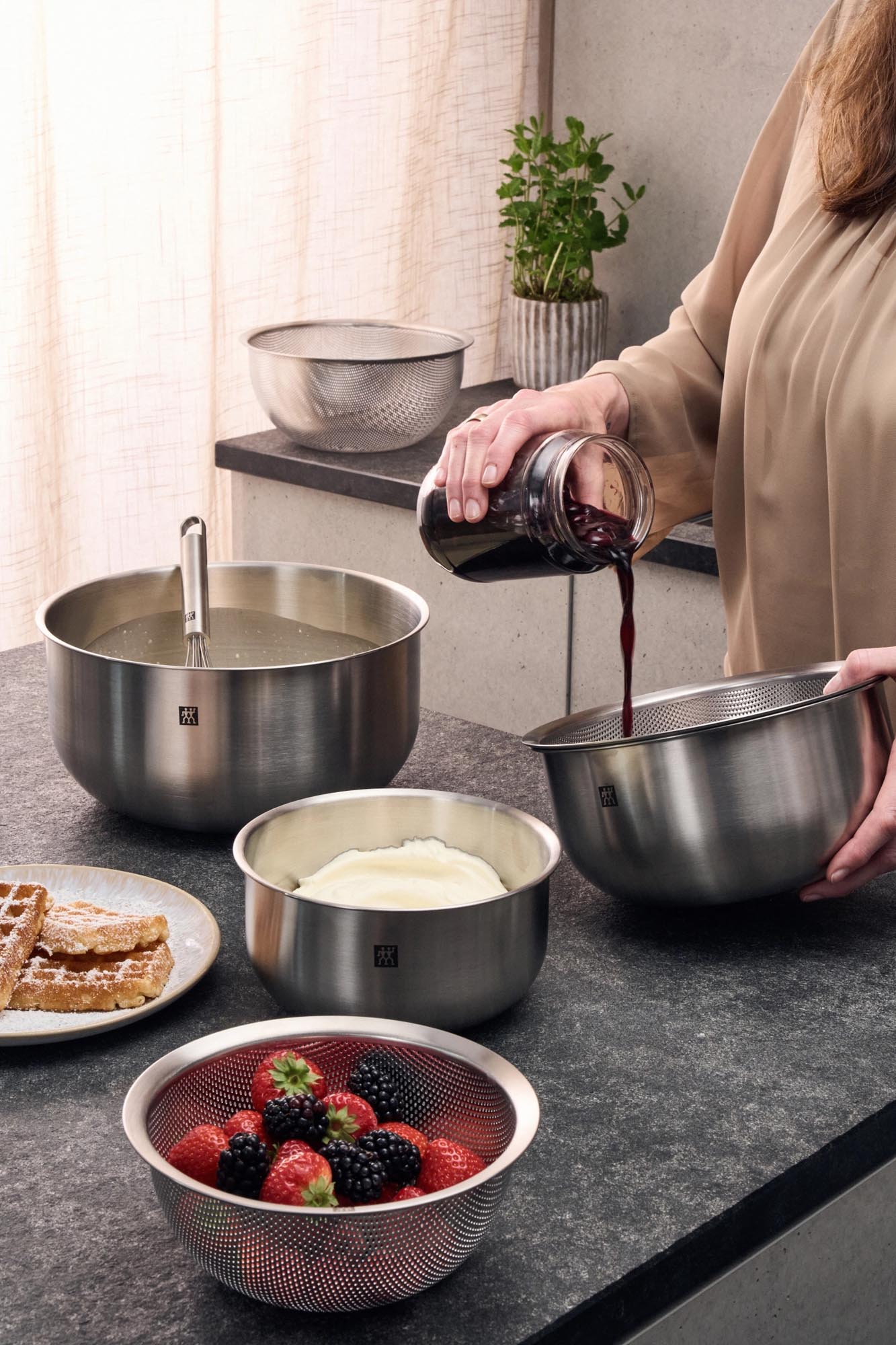 Elegantes 3-teiliges Zwilling Schüsselset, perfekt für die Zubereitung, das Servieren und die Aufbewahrung von Speisen.