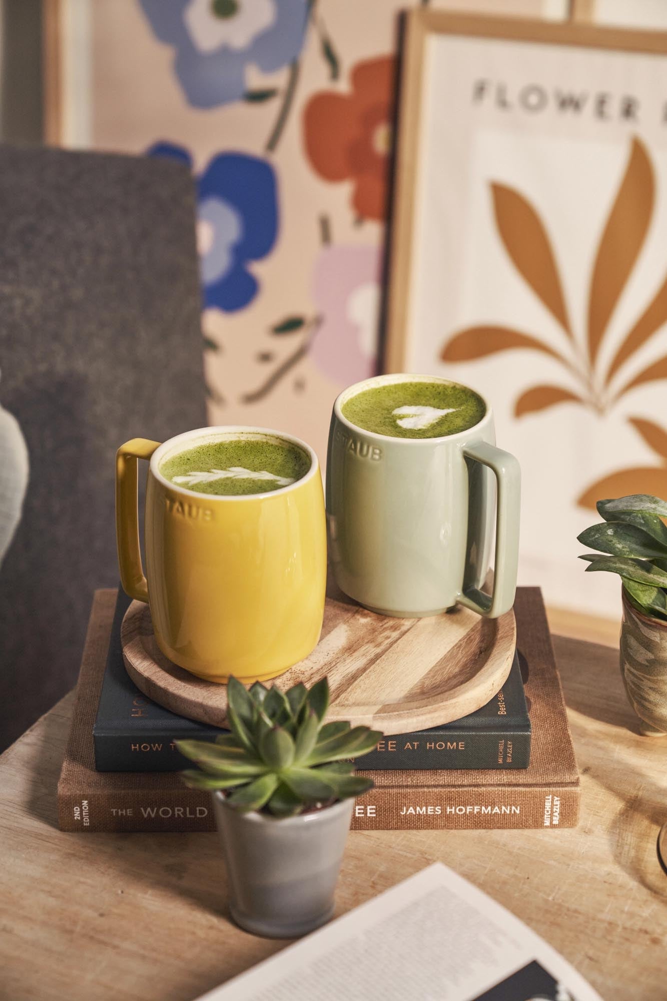 Elegante Staub Tasse Citron L, 475ml, aus robuster Keramik. Ideal für Heissgetränke, vereint Stil und Funktionalität.