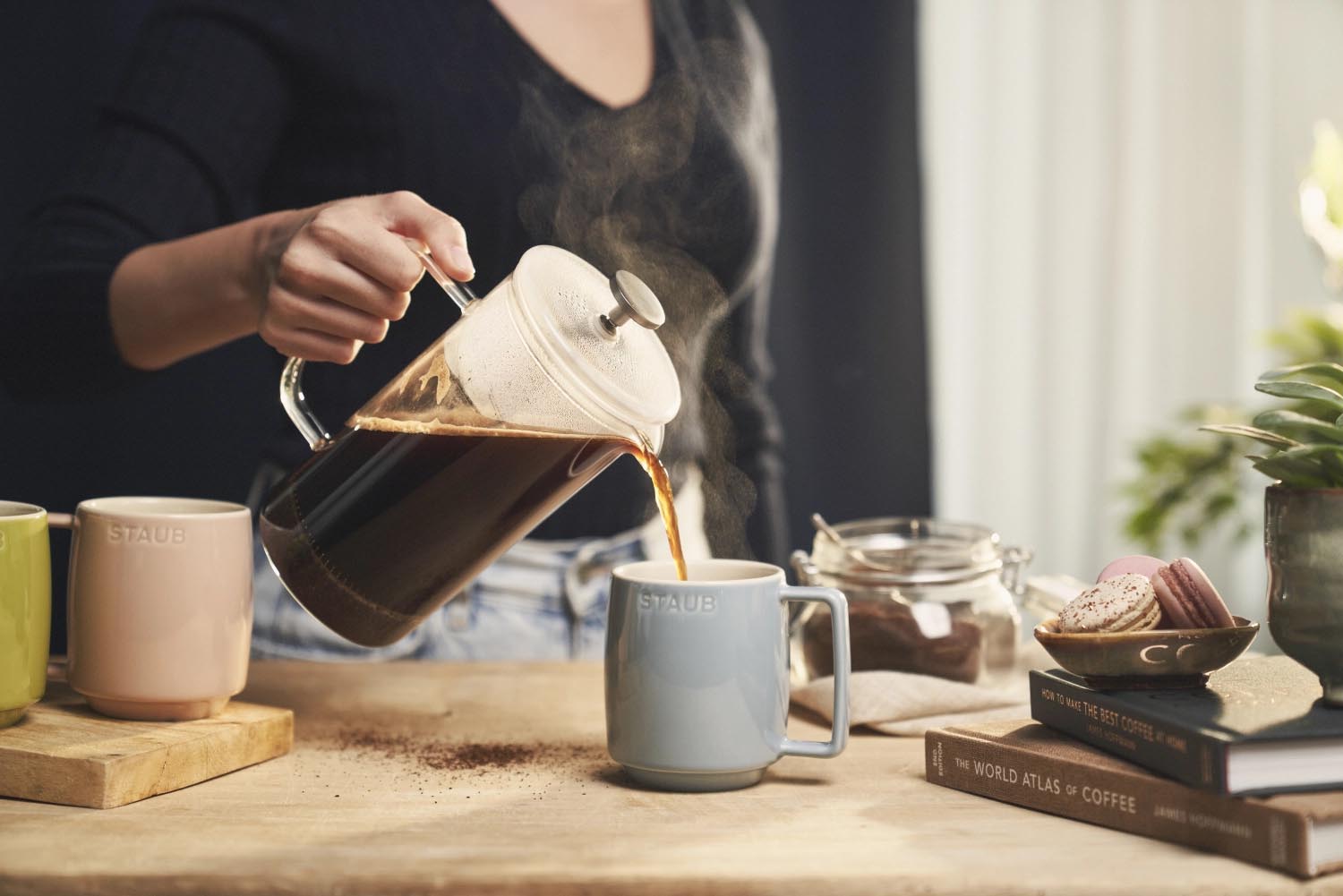 Elegantes 6-teiliges Tassenset von Staub, 350ml, robust und vielseitig, ideal für Heissgetränke, perfekt für den täglichen Gebrauch.
