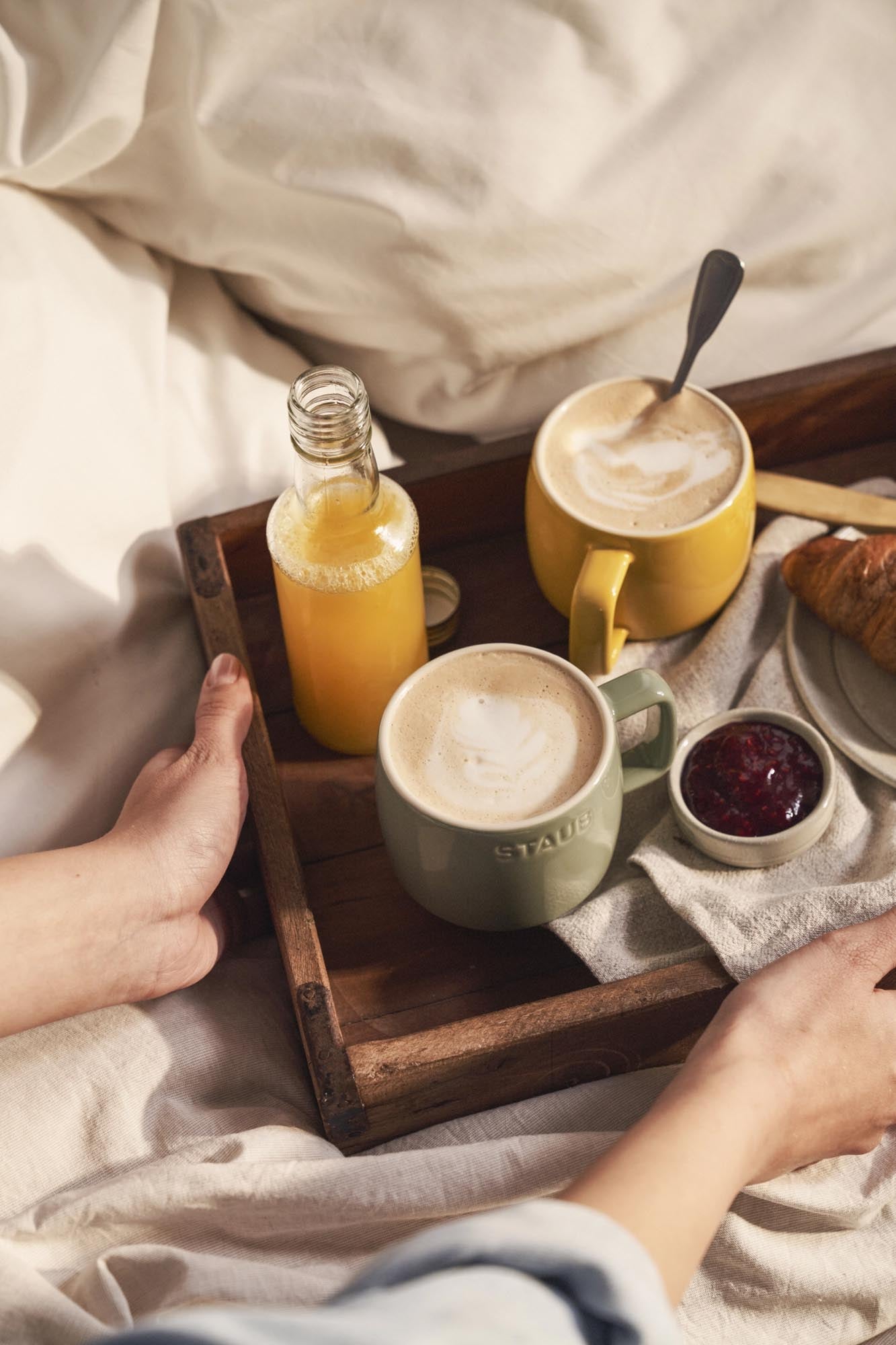 Keramiktasse 250ml von Staub in Eucalyptus-Grün, perfekt für Kaffee oder Tee, stilvoll, langlebig und ideal für den Alltag.