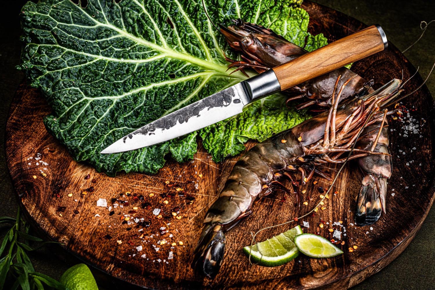 Das Forged Olive Universalmesser 12.5cm überzeugt mit scharfer Klinge, edlem Olivenholzgriff und universeller Küchenanwendung.