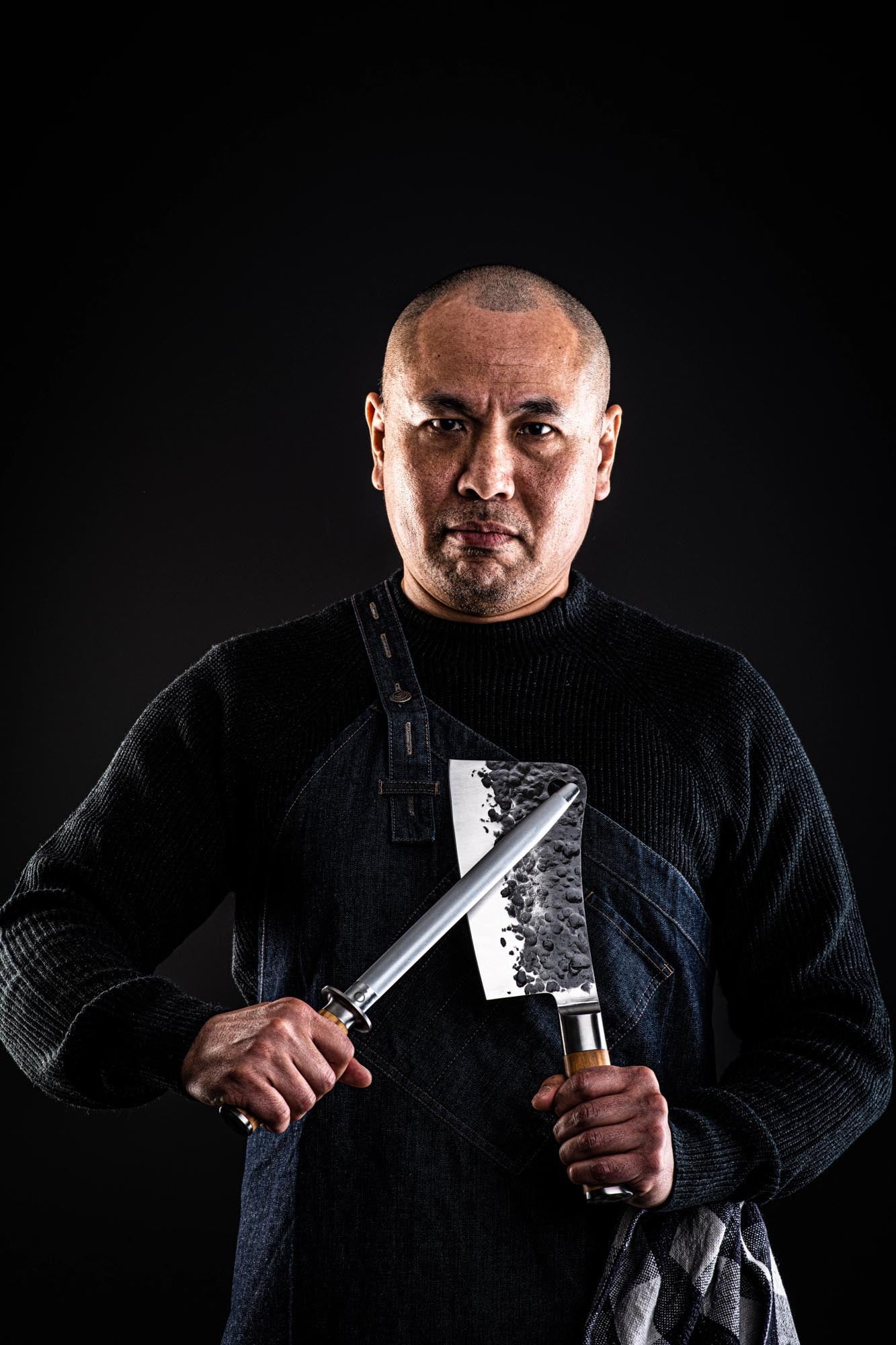 Das 18cm asiatische Hackmesser von Forged Olive kombiniert scharfe Klinge, robustes Design und eleganten Olivenholzgriff.