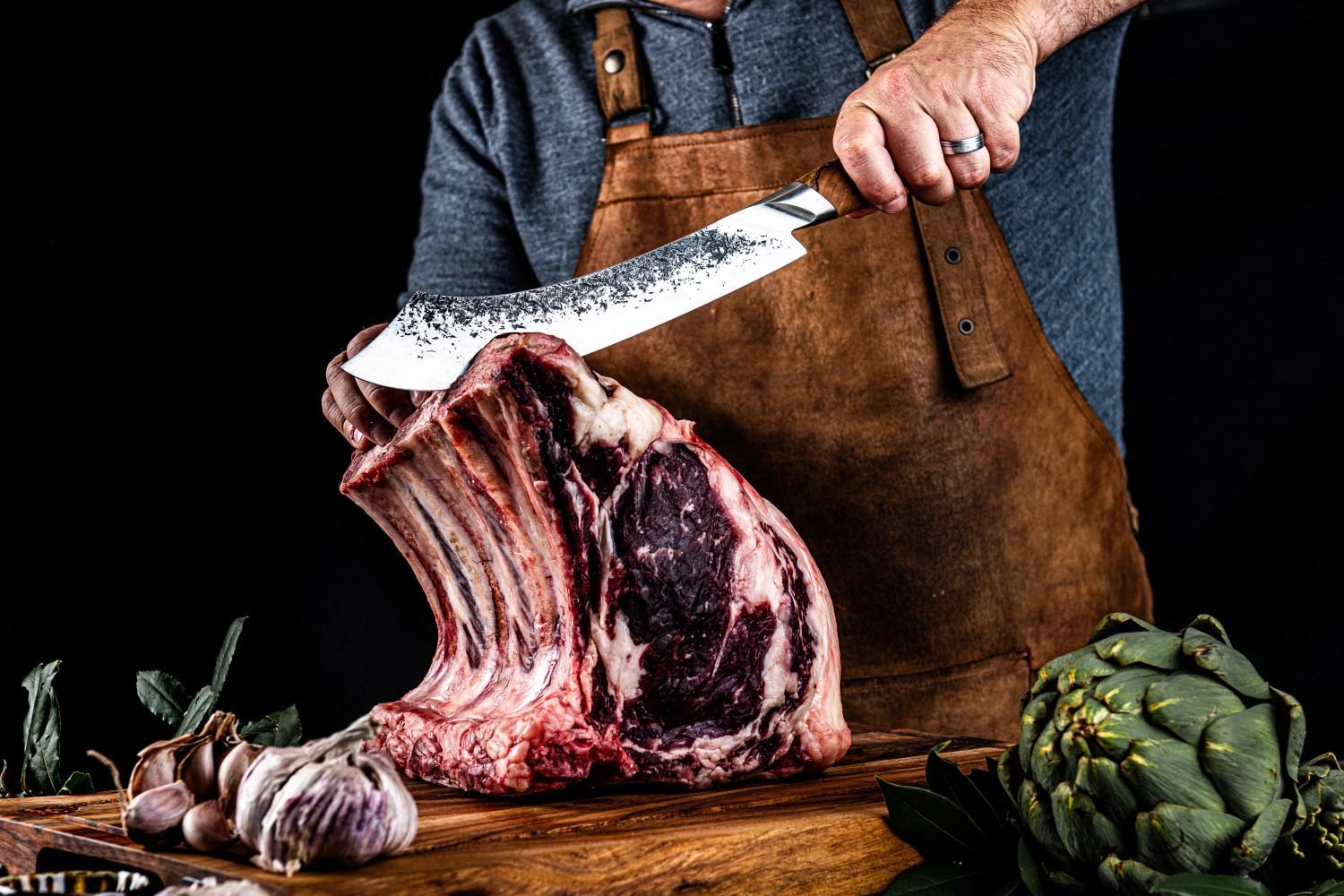 Das Katai Metzgermesser 25cm von Forged besticht durch exzellente Handwerkskunst, scharfe Klinge und edles Design.