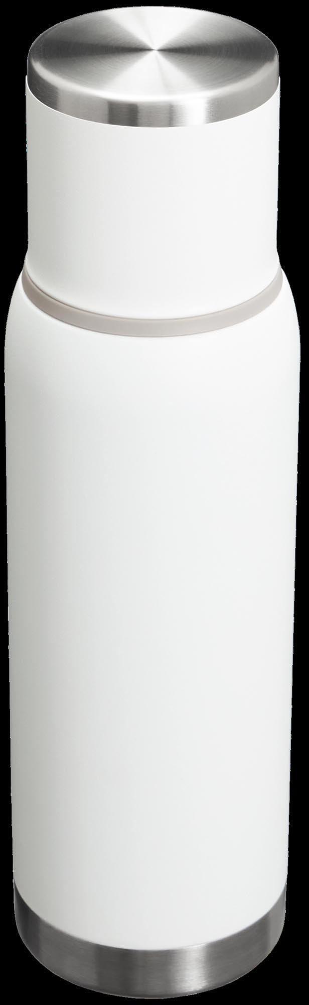 Die Stanley Adventure To-Go Flasche 1.0l frost ist robust, isoliert und ideal für unterwegs. Perfekt für Abenteuer und Outdoor-Aktivitäten.