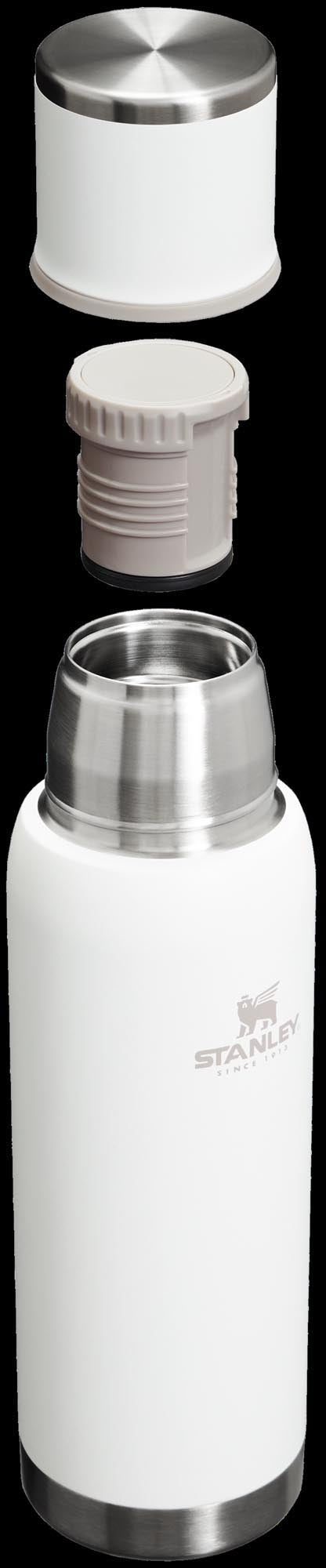 Die Stanley Adventure To-Go Flasche 1.0l frost bietet langlebige Isolierung und ist der ideale Begleiter für Outdoor-Abenteuer.