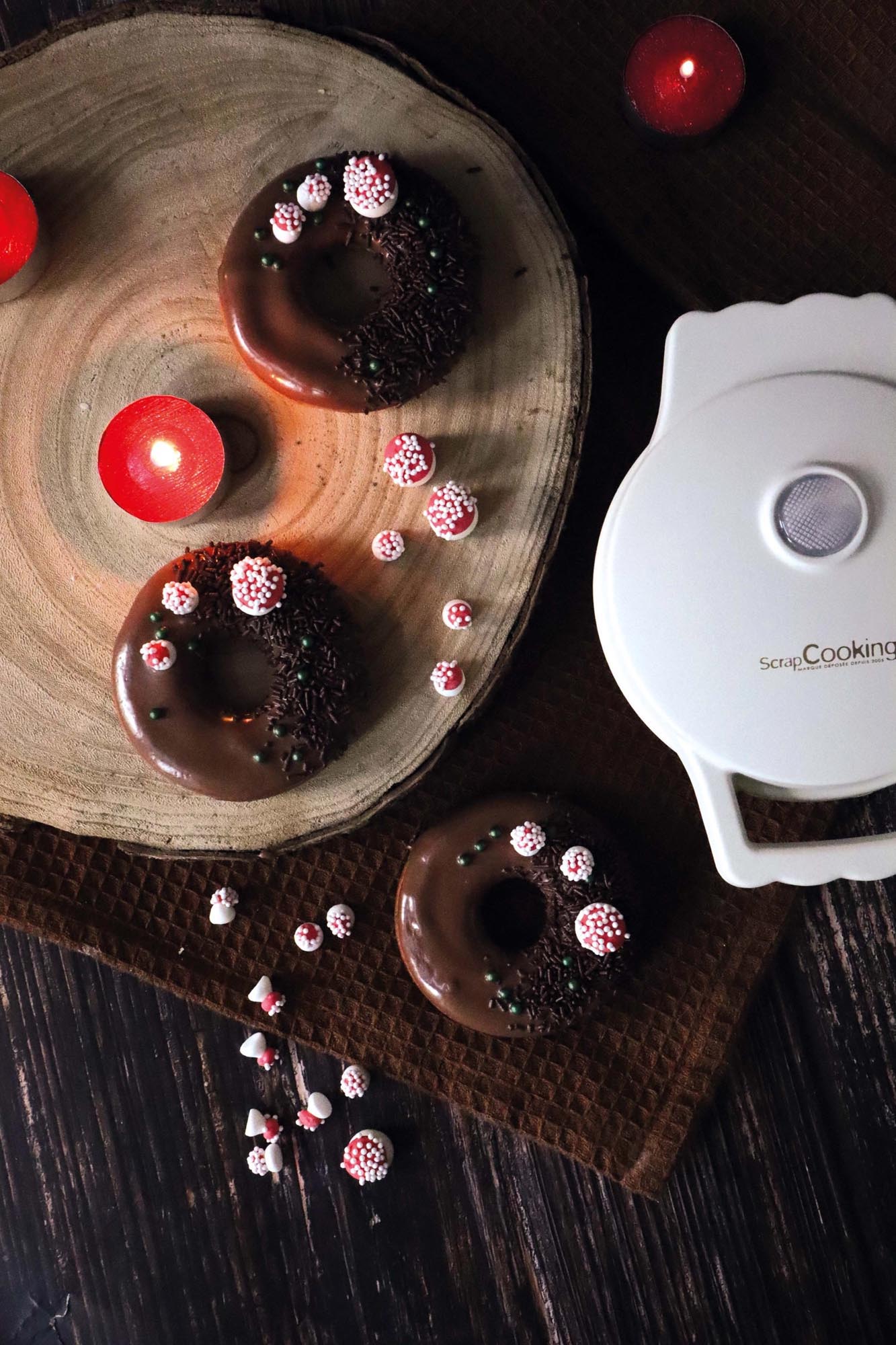 Die Mini Donut Factory von Scrap Cooking backt leckere Mini-Donuts, ideal für kreative Rezepte und süsse Momente zuhause.