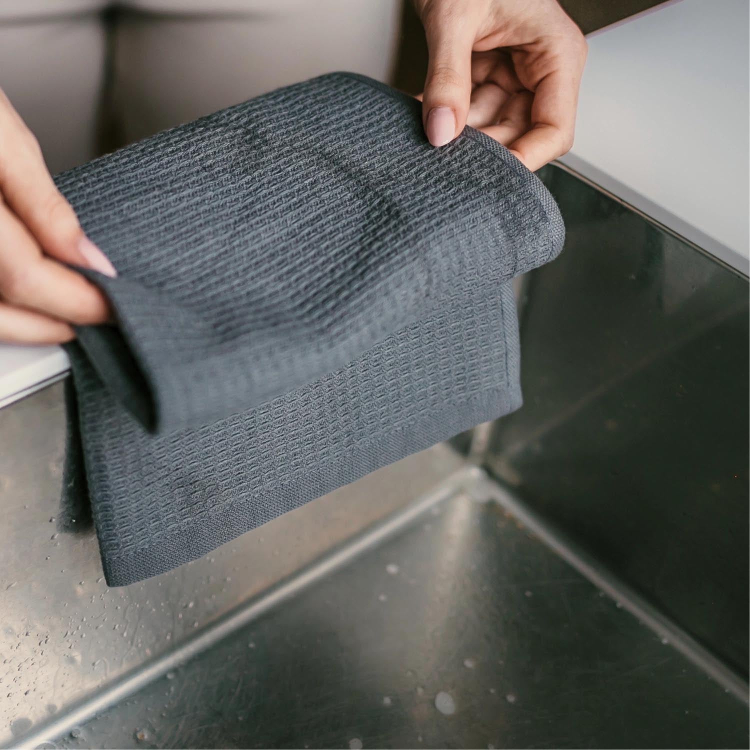 Elegantes Küchentuch Oslo Grey in Dunkelgrau, 40x60cm, von Nordesign. Hochwertig, stilvoll und praktisch für jede Küche.