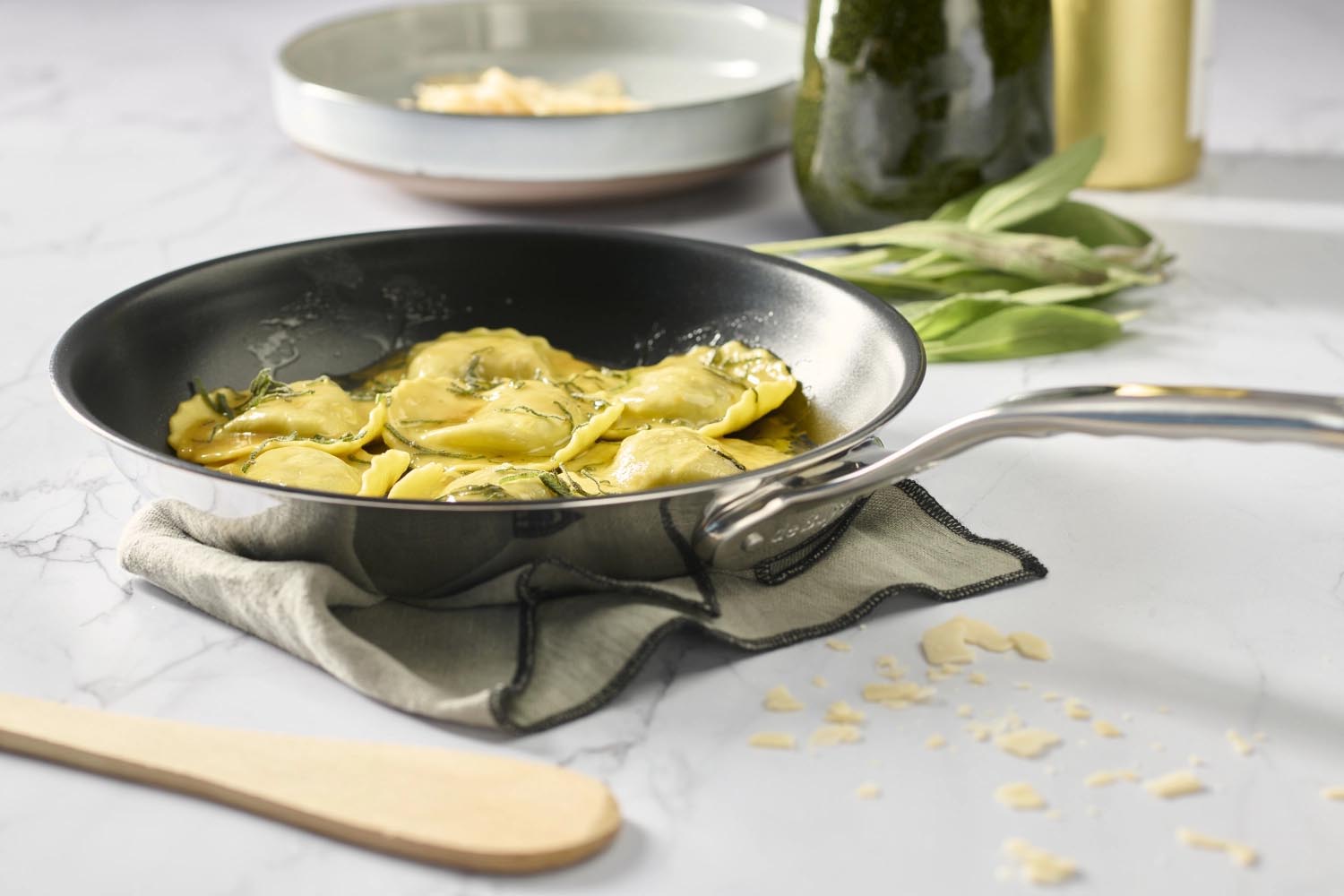 De Buyer Affinity Bratpfanne 20cm, Edelstahl, Antihaft, für präzises Braten und gesundes Kochen, langlebig und hochwertig.