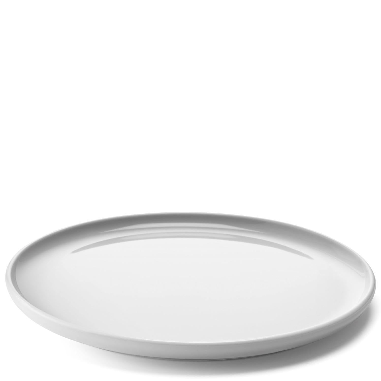 Set aus zwei flachen, weissen Tellern (17 cm) von LSA. Perfekt für elegante Tischgestaltung und vielseitige Einsatzmöglichkeiten.