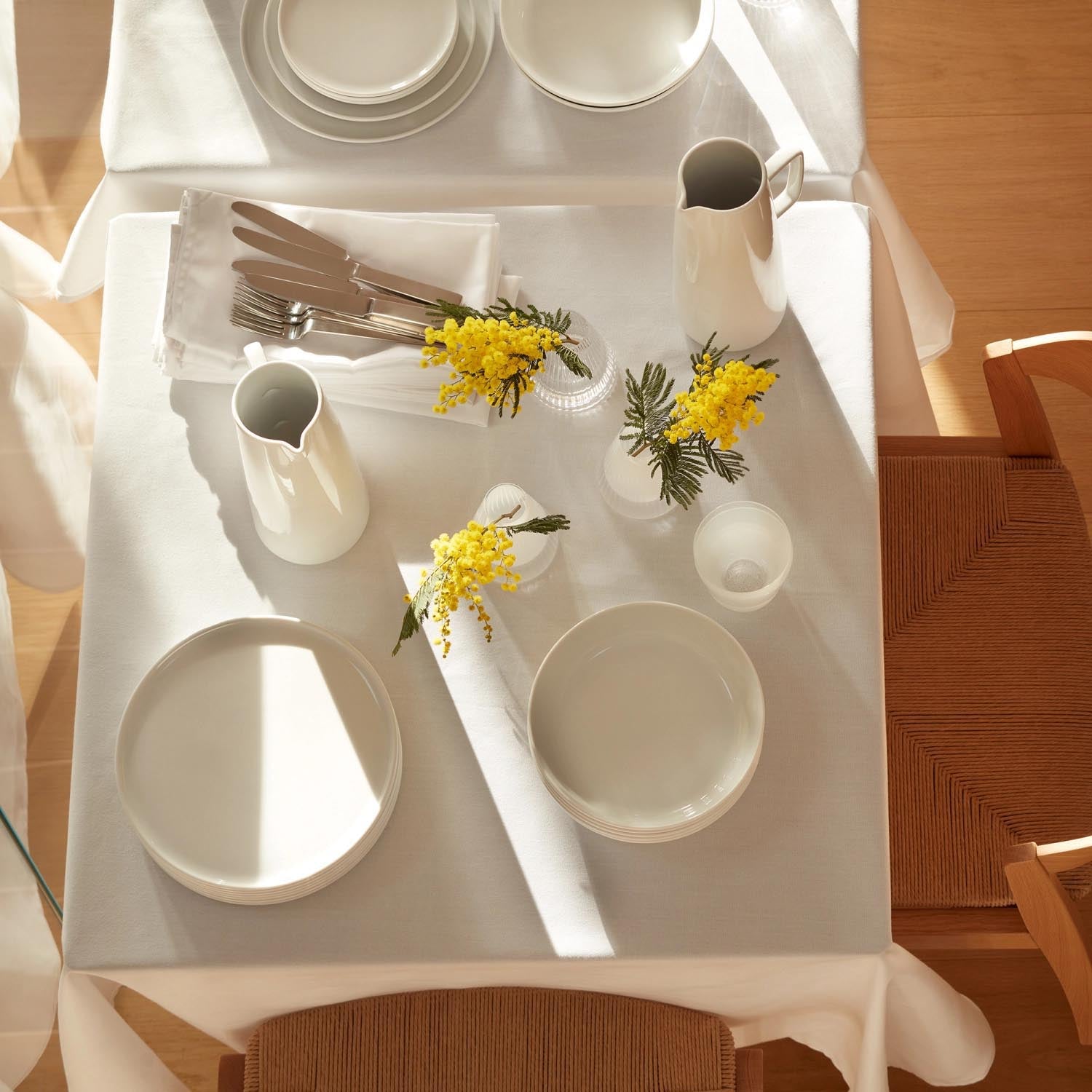 Stilvolles 2er Set tiefen Teller (D20cm) aus edlem Porzellan von LSA, perfekt für Suppen und Salate, ideal für jeden Anlass.