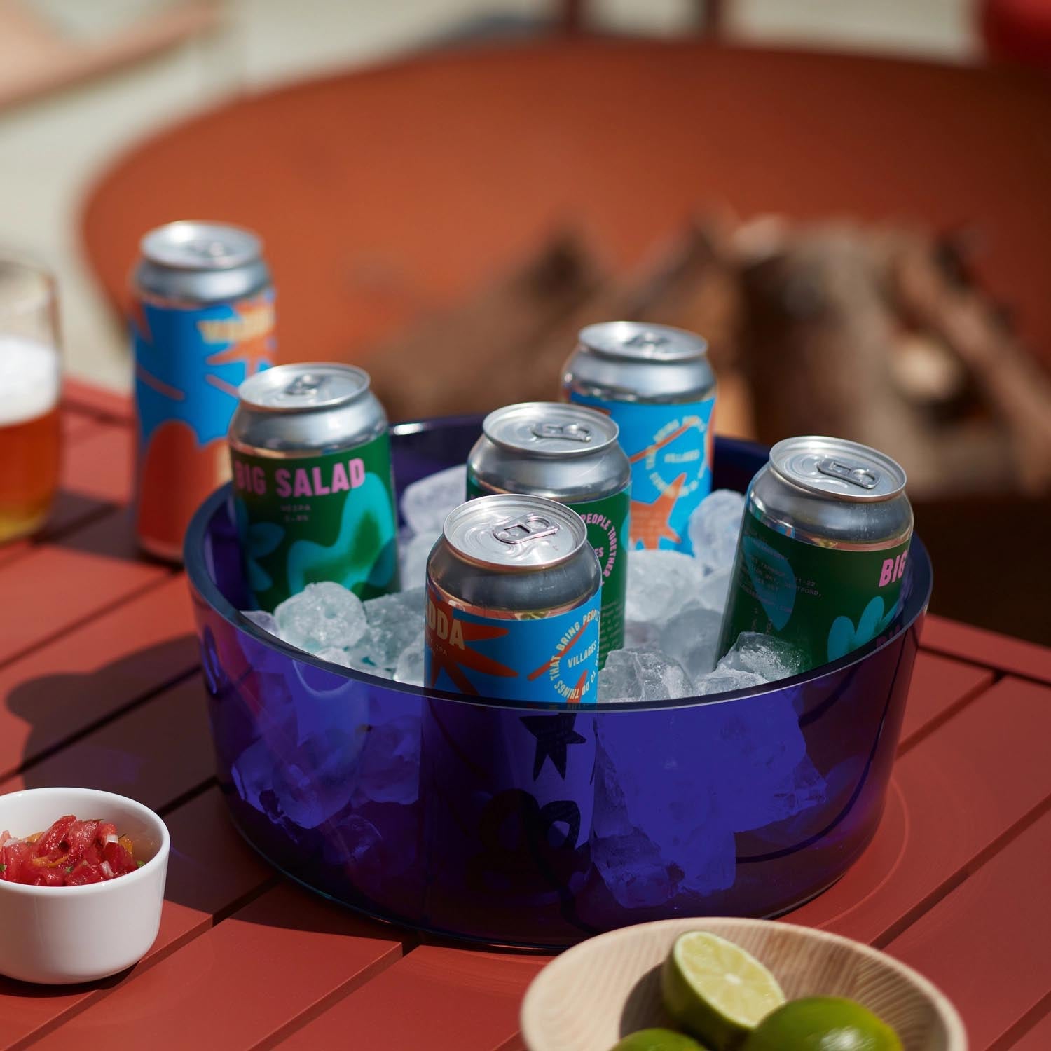 Set aus zwei flachen Tellern (26 cm) in Kobaltblau von LSA, perfekt für stilvolle Tischgestaltung und modernes Servieren.