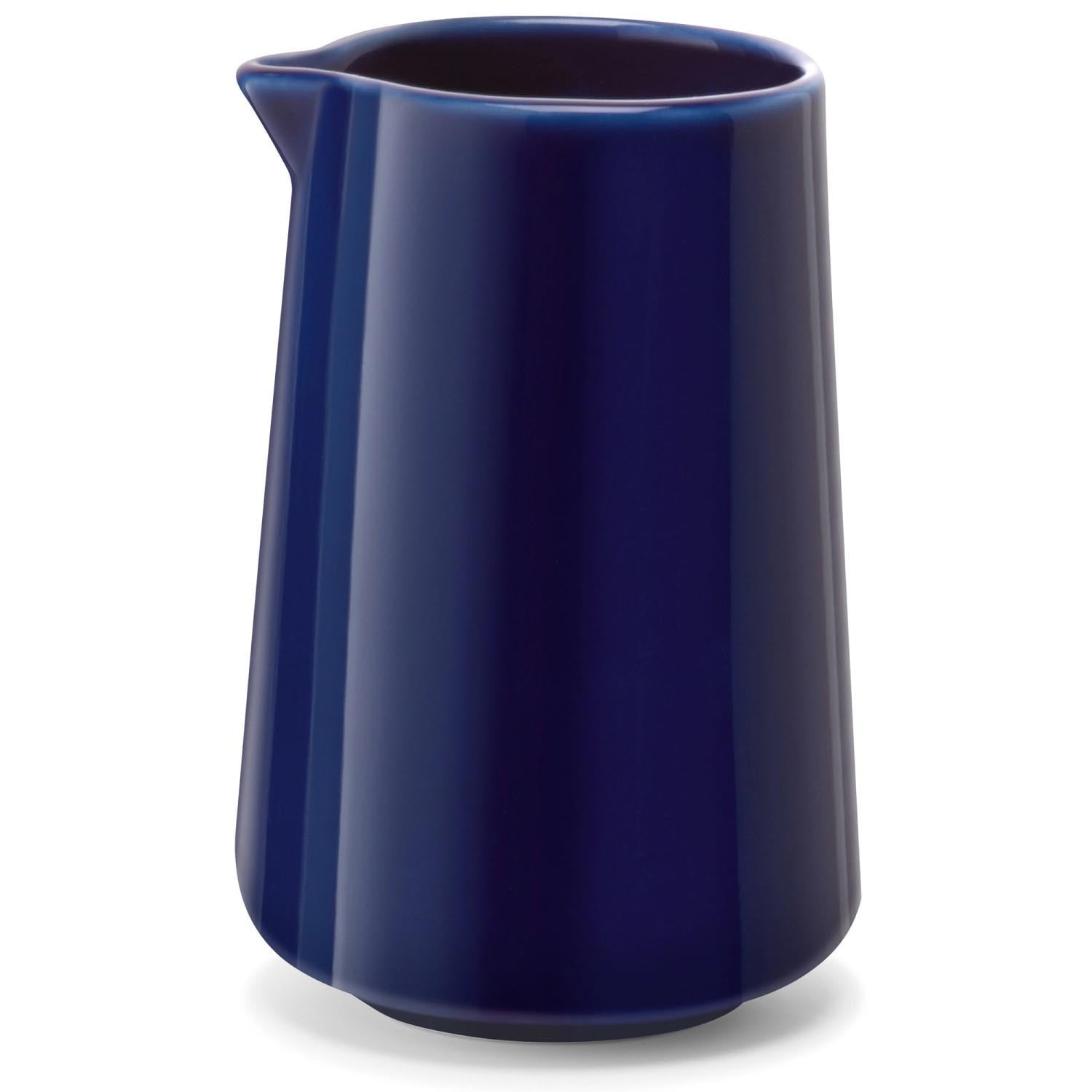 Collective Giesser 235ml cobalt in Blau präsentiert im Onlineshop von KAQTU Design AG. Kanne ist von LSA