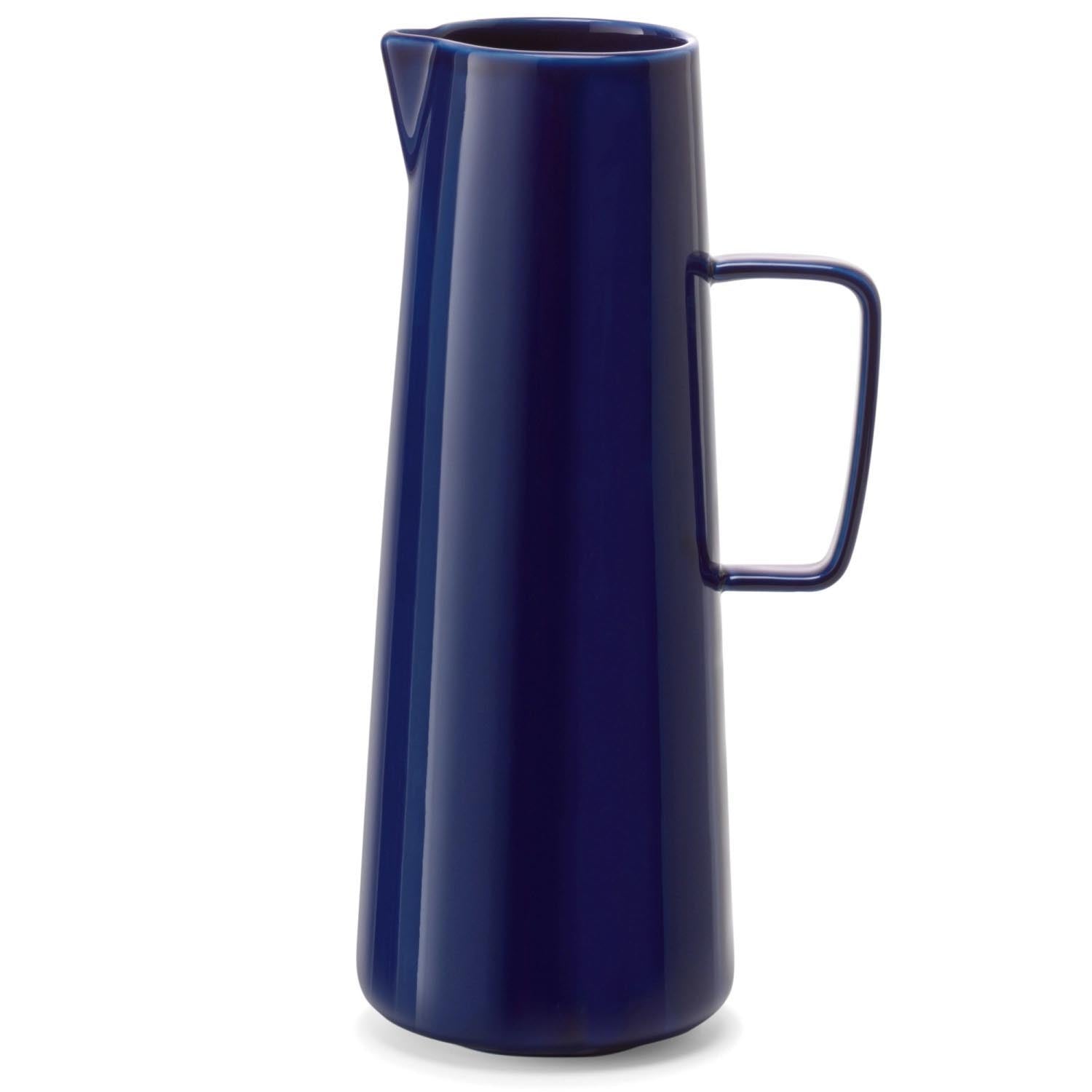Collective Krug 1.4l cobalt in Blau präsentiert im Onlineshop von KAQTU Design AG. Kanne ist von LSA