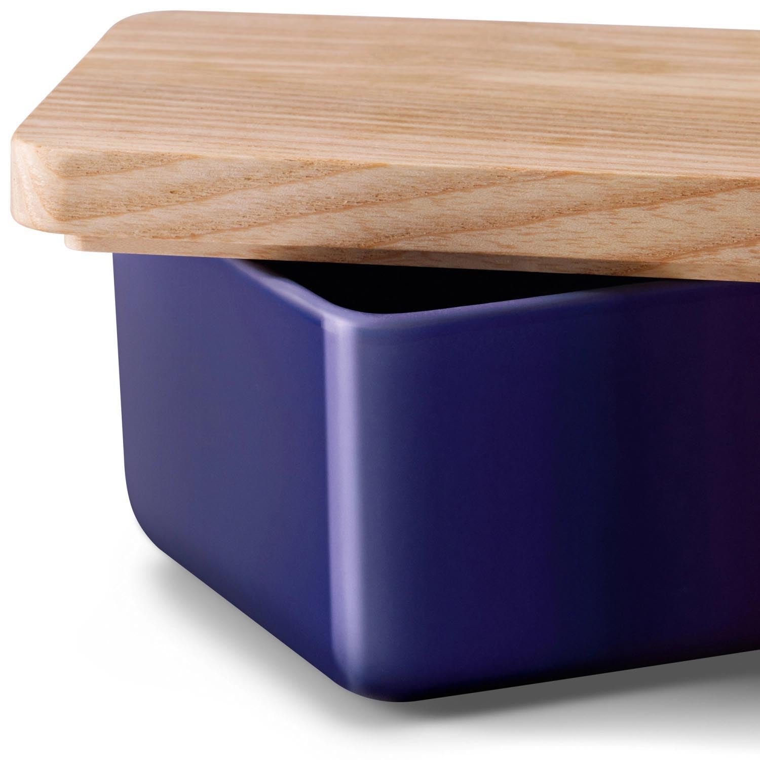 Stilvolle Butterdose aus Glas mit kobaltblauem Eschenholzdeckel, 14 cm, von LSA. Ideal für elegantes Servieren am Tisch.