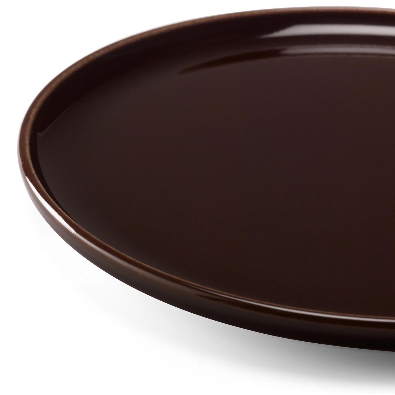 Set aus zwei flachen Tellern (17 cm) in Mocha von LSA, perfekt für elegante Tischgestaltung und vielseitige Einsatzmöglichkeiten.