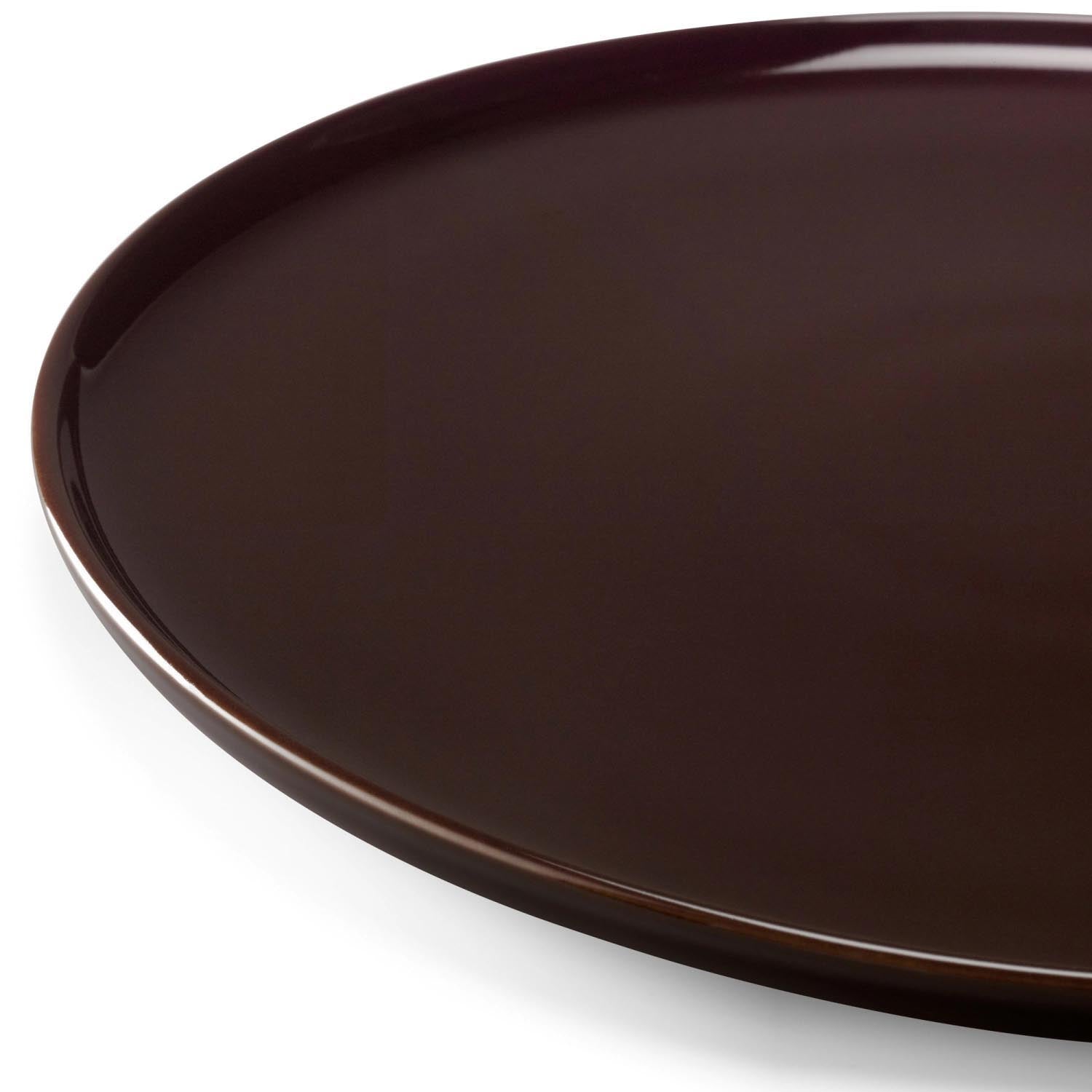 Set aus zwei flachen Tellern (26 cm) in Mocha von LSA, perfekt für elegante Tischgestaltung und vielseitige Einsatzmöglichkeiten.