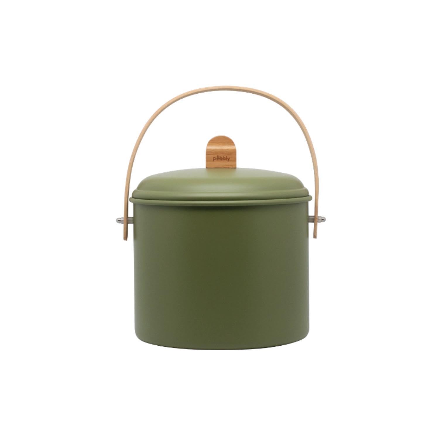 Kompostbehälter 3.5l Metall olive und Bambus mit Kohlefilter in Grün präsentiert im Onlineshop von KAQTU Design AG. Abfalleimer ist von Pebbly