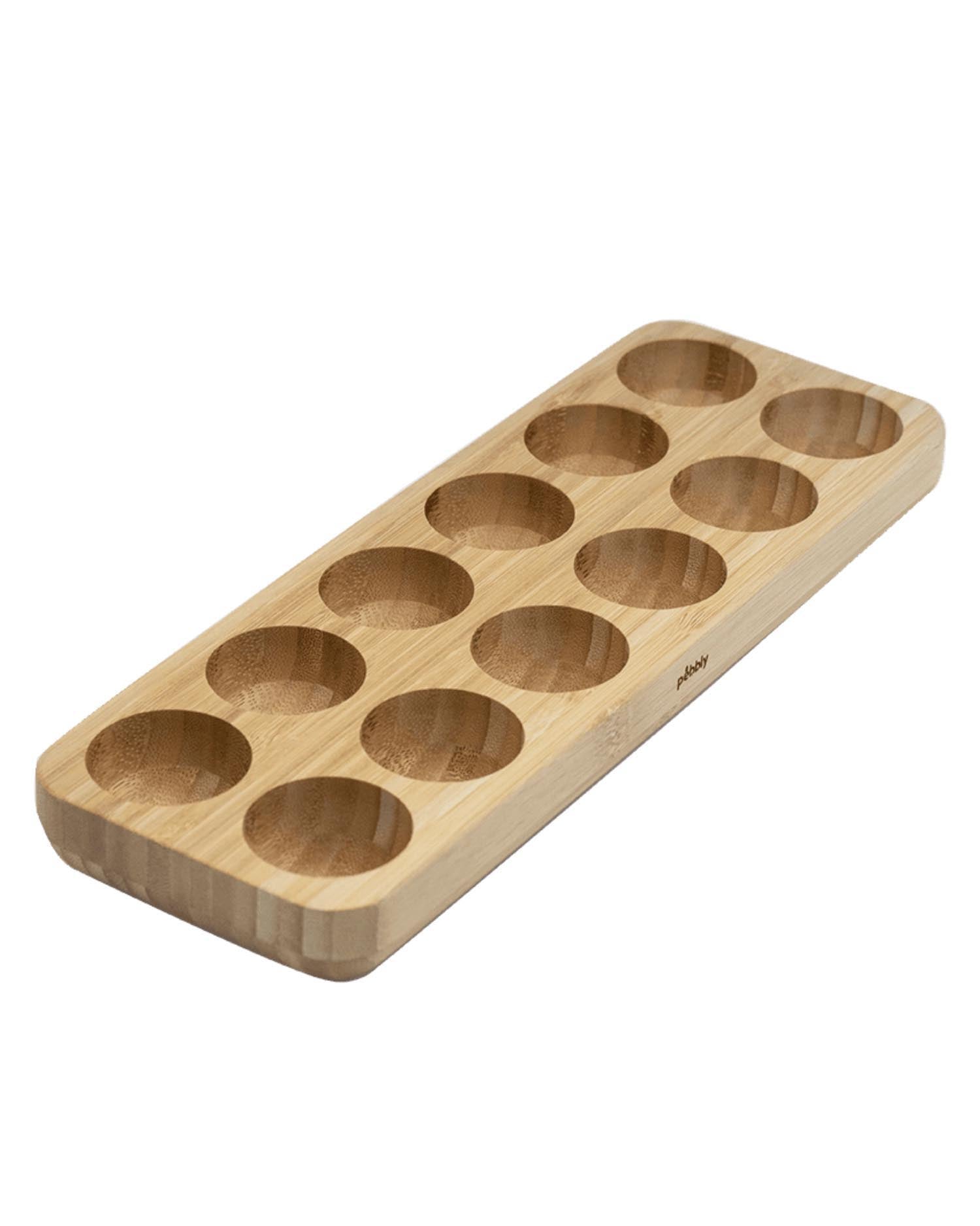 Eierbehälter für 12 Eier 30x10.5x2.5cm Bambus in Braun präsentiert im Onlineshop von KAQTU Design AG. Aufbewahrungsbehälter ist von Pebbly